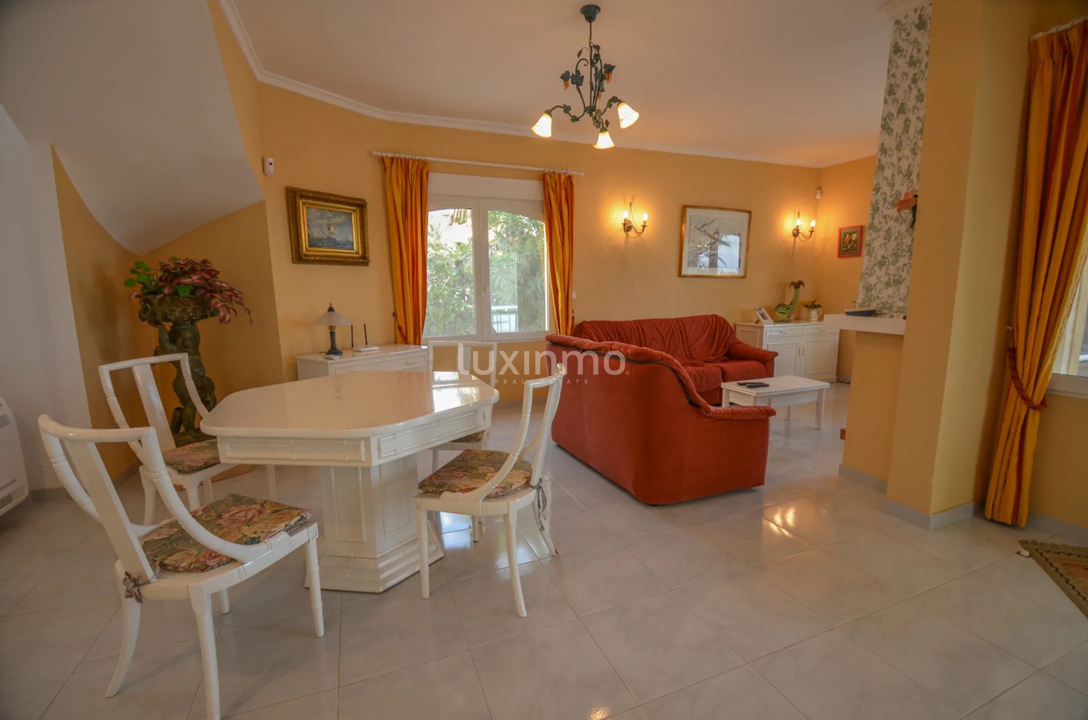 Большой дом на первой линии недалеко от Дении — photo 14