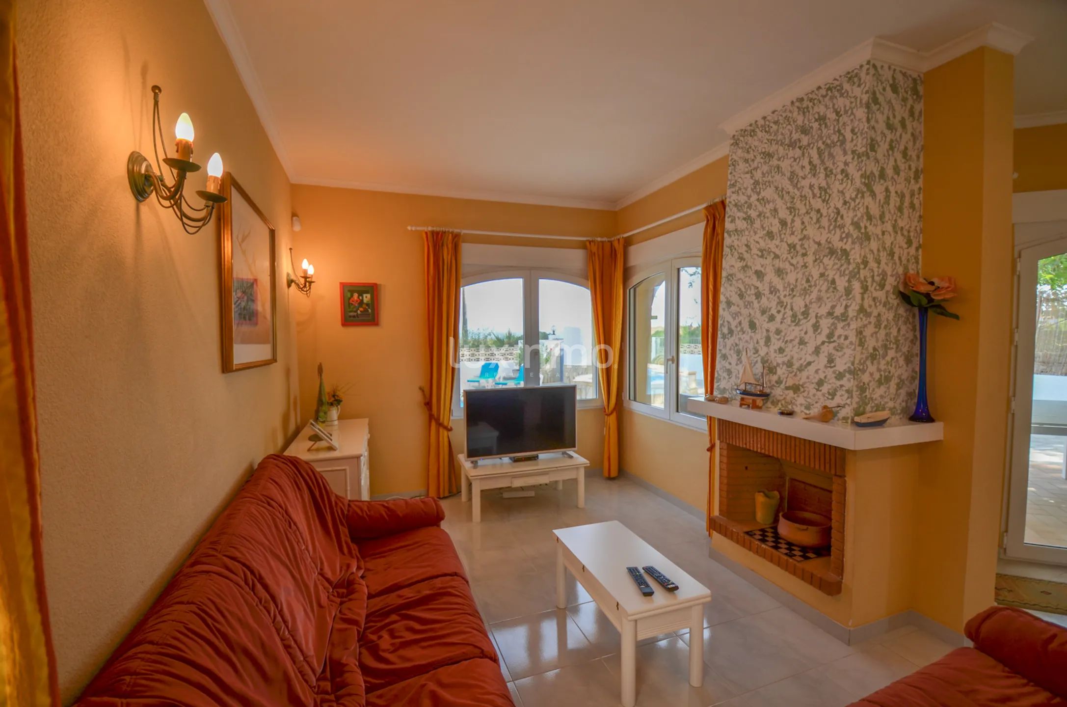 Большой дом на первой линии недалеко от Дении — photo 13