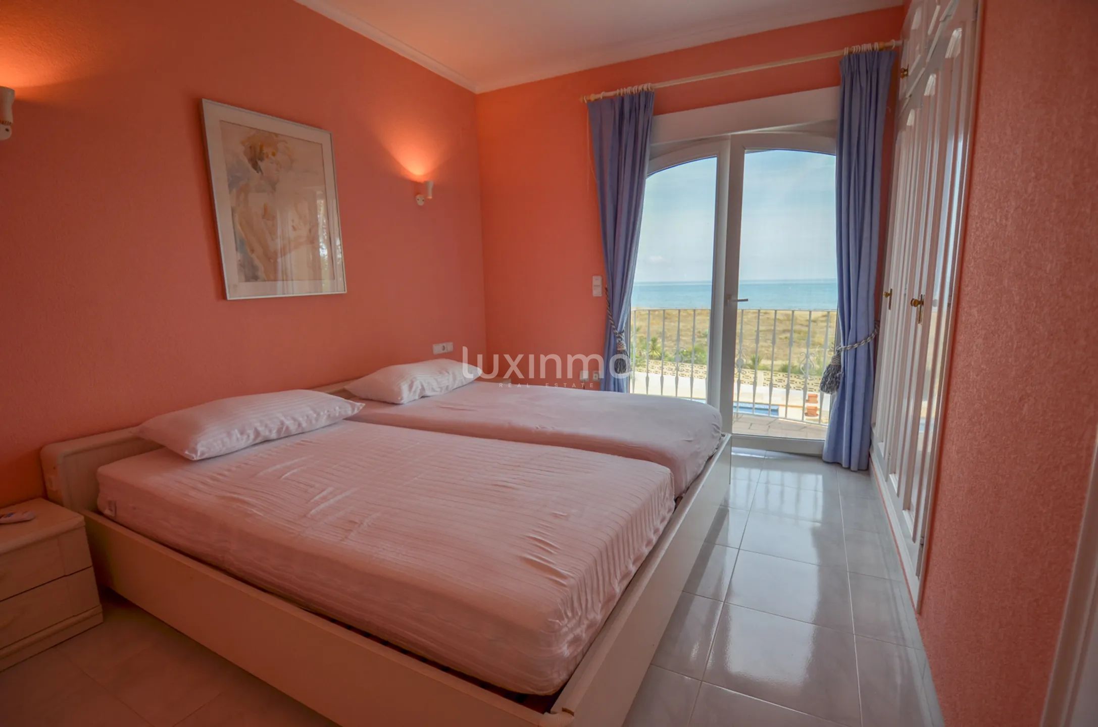 Большой дом на первой линии недалеко от Дении — photo 22