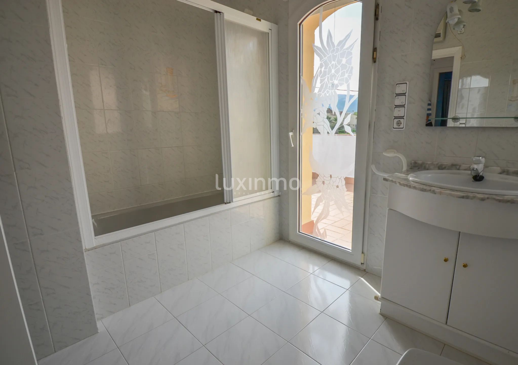 Большой дом на первой линии недалеко от Дении — photo 19