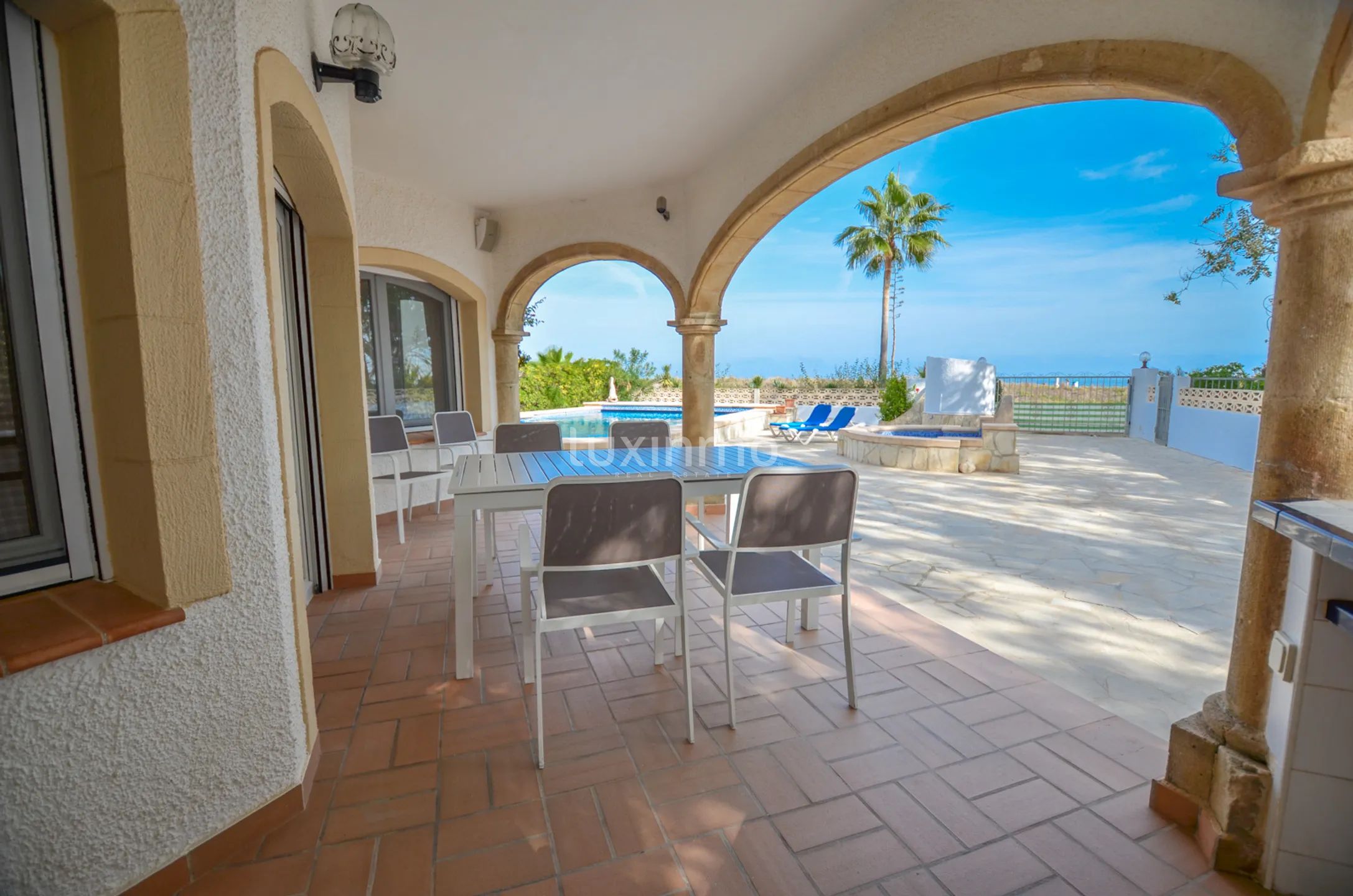 Большой дом на первой линии недалеко от Дении — photo 26