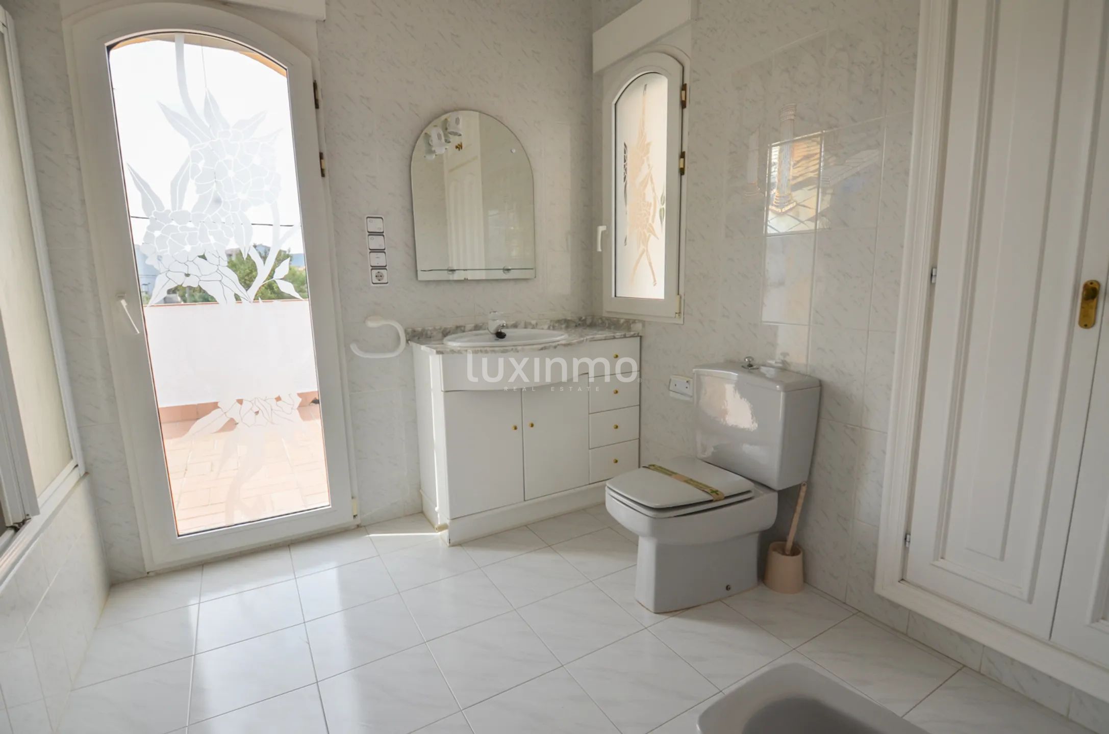 Большой дом на первой линии недалеко от Дении — photo 23