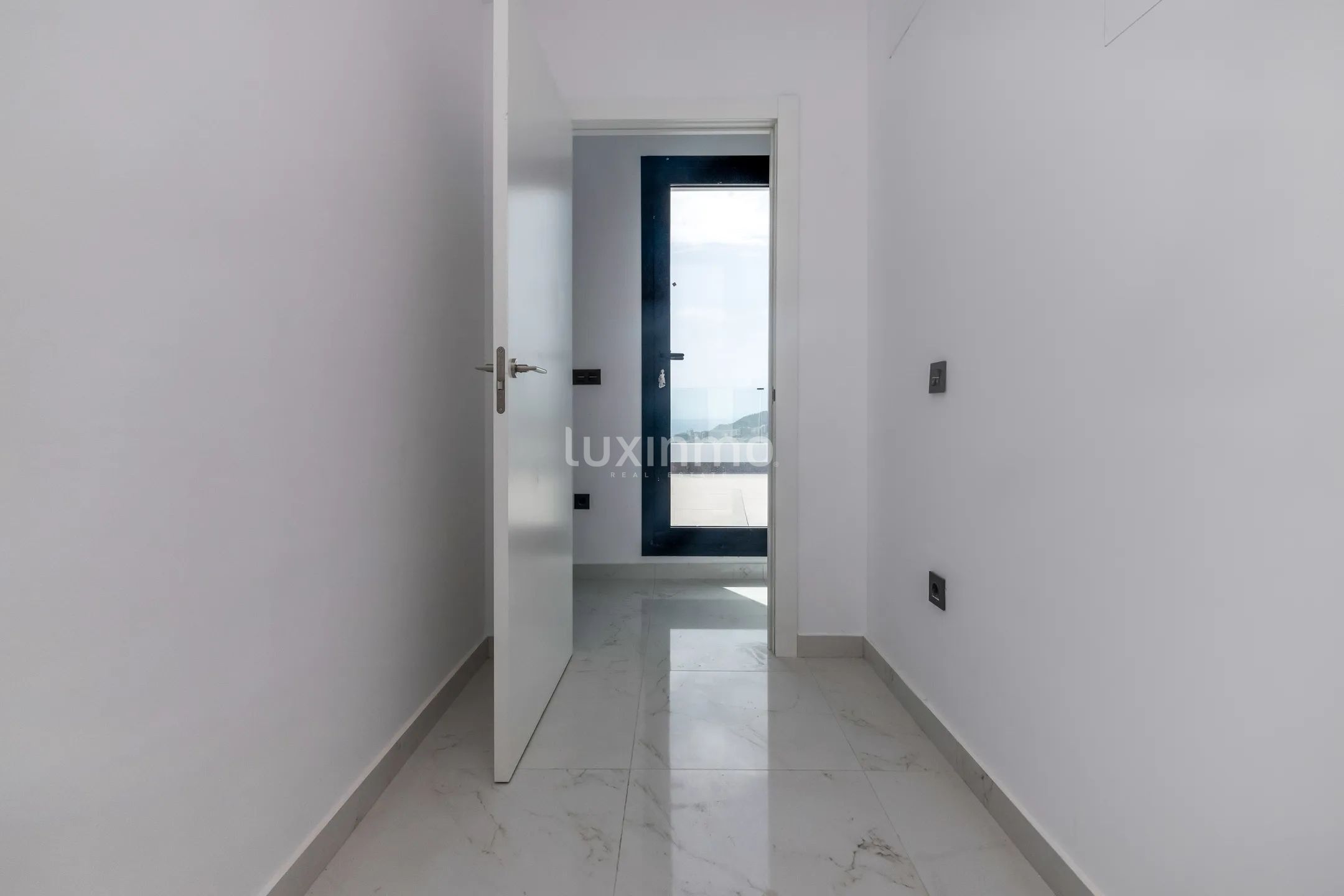 Vakker villa med basseng i Finestrat til leie — photo 22