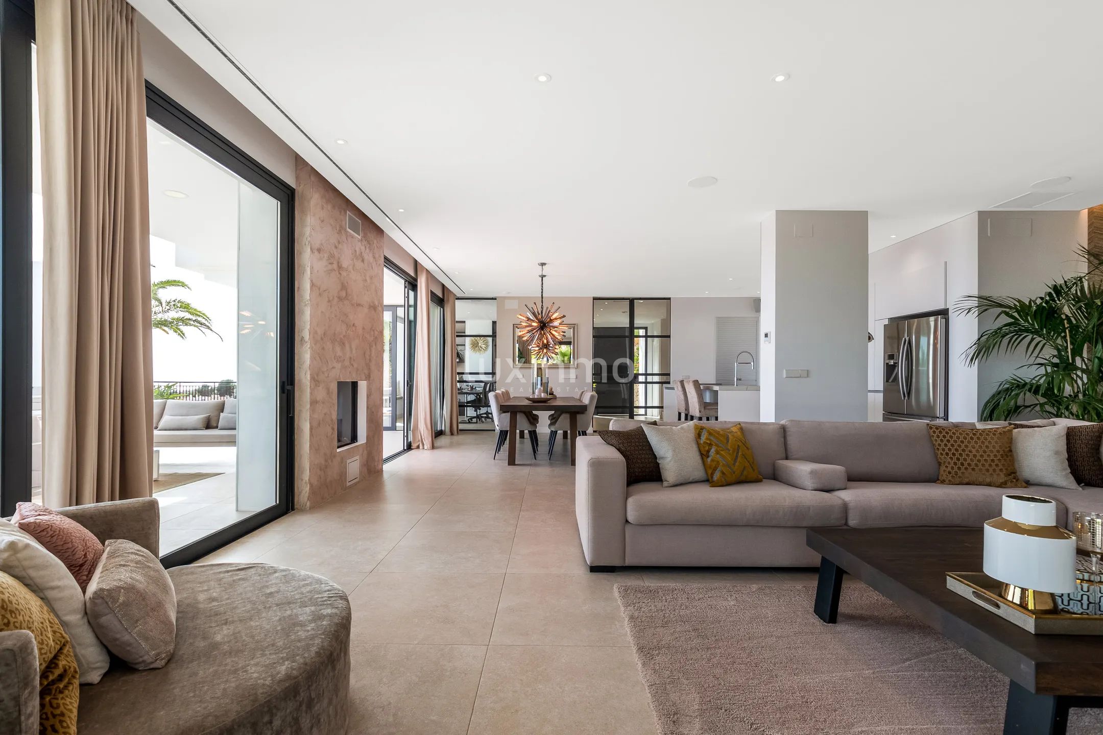 Beautiful villa with infinity pool and sea views for sale in Finestrat — photo 13