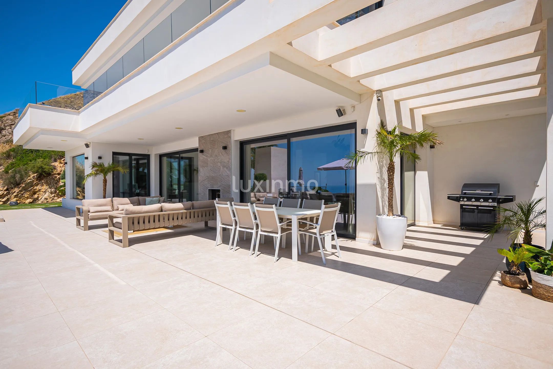 Beautiful villa with infinity pool and sea views for sale in Finestrat — photo 7