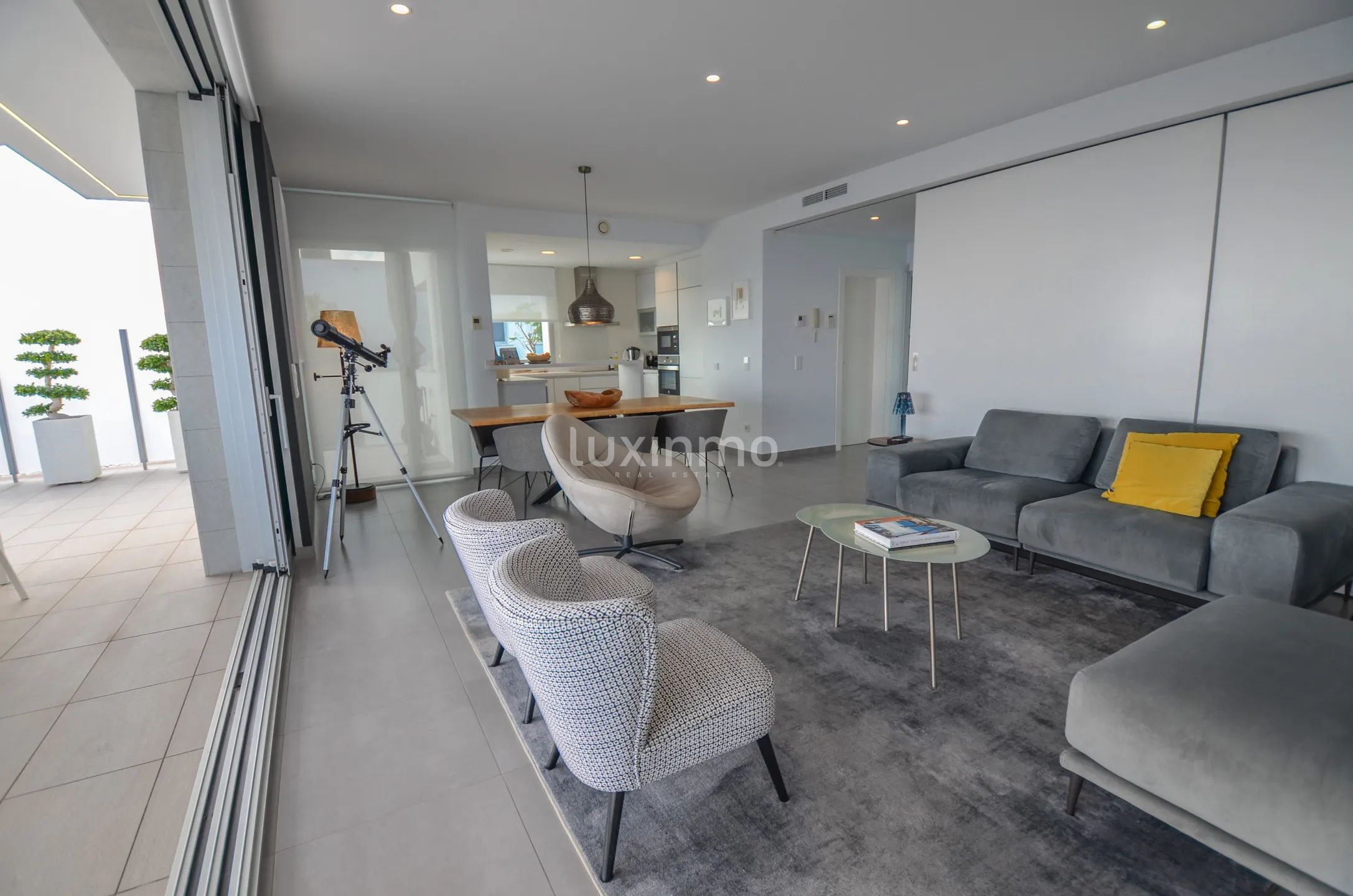 Solig och modern villa med havsutsikt — photo 9