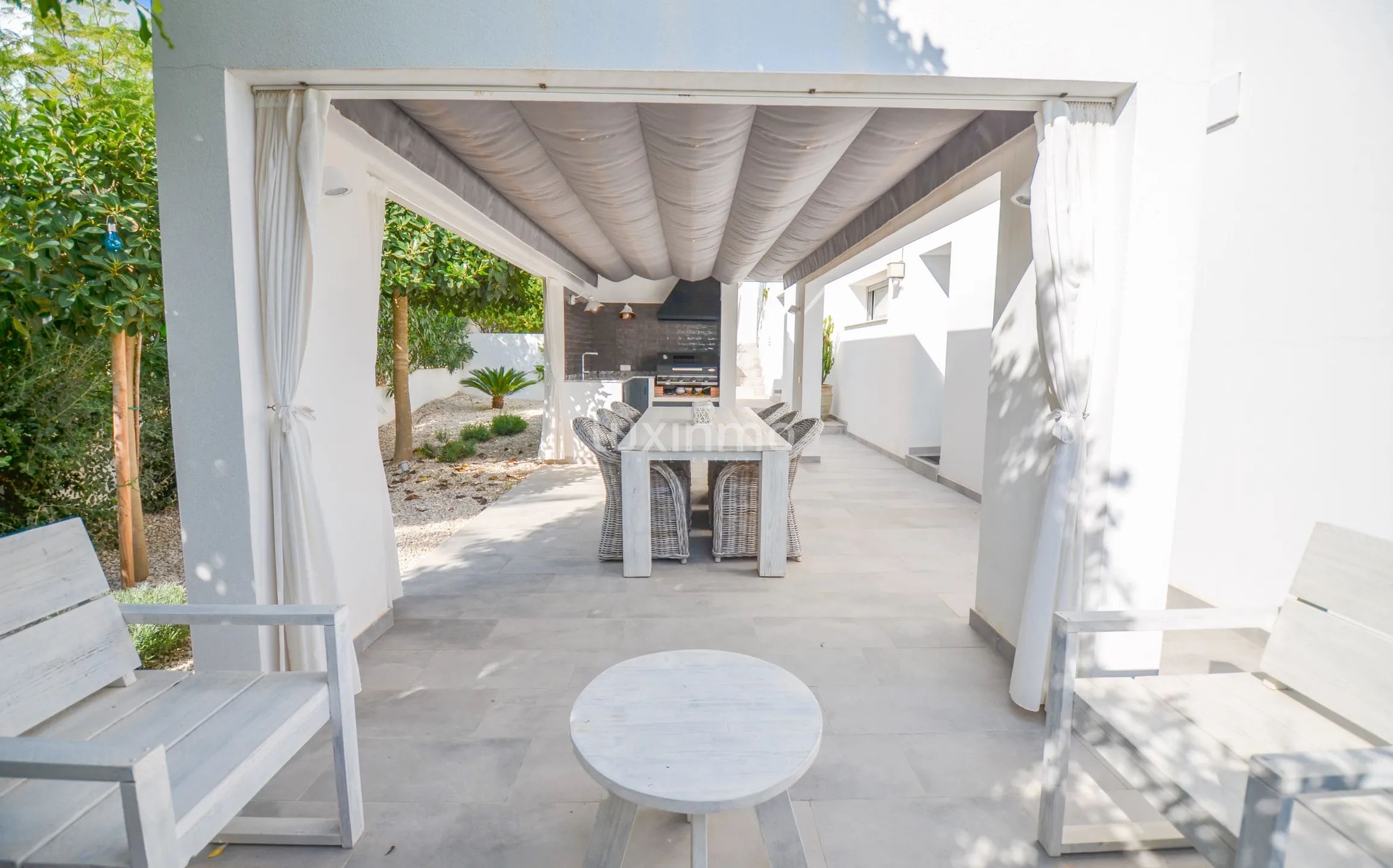 Solig och modern villa med havsutsikt — photo 10