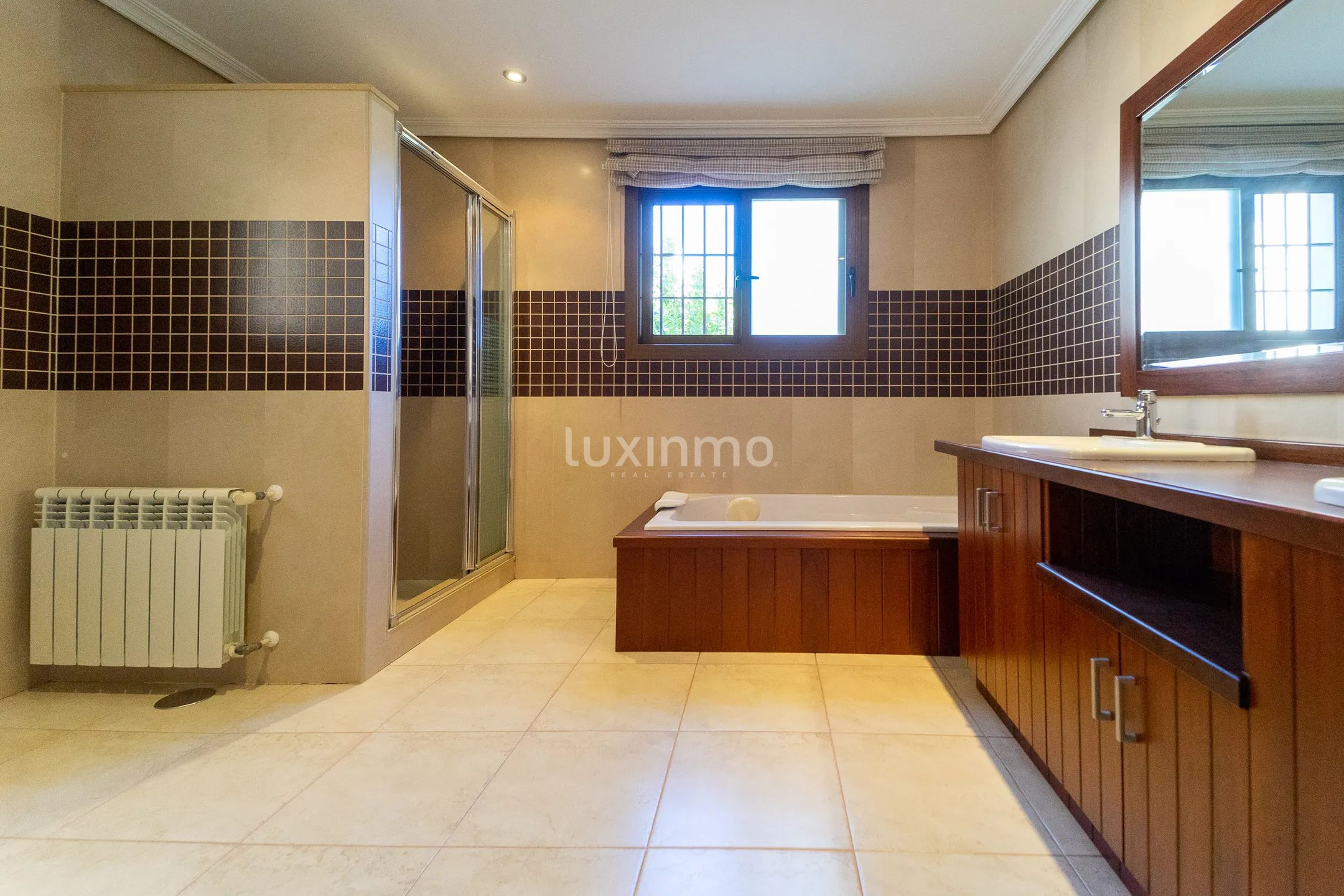 Fantastic located lightful and spacious Villa in Altea — photo 40