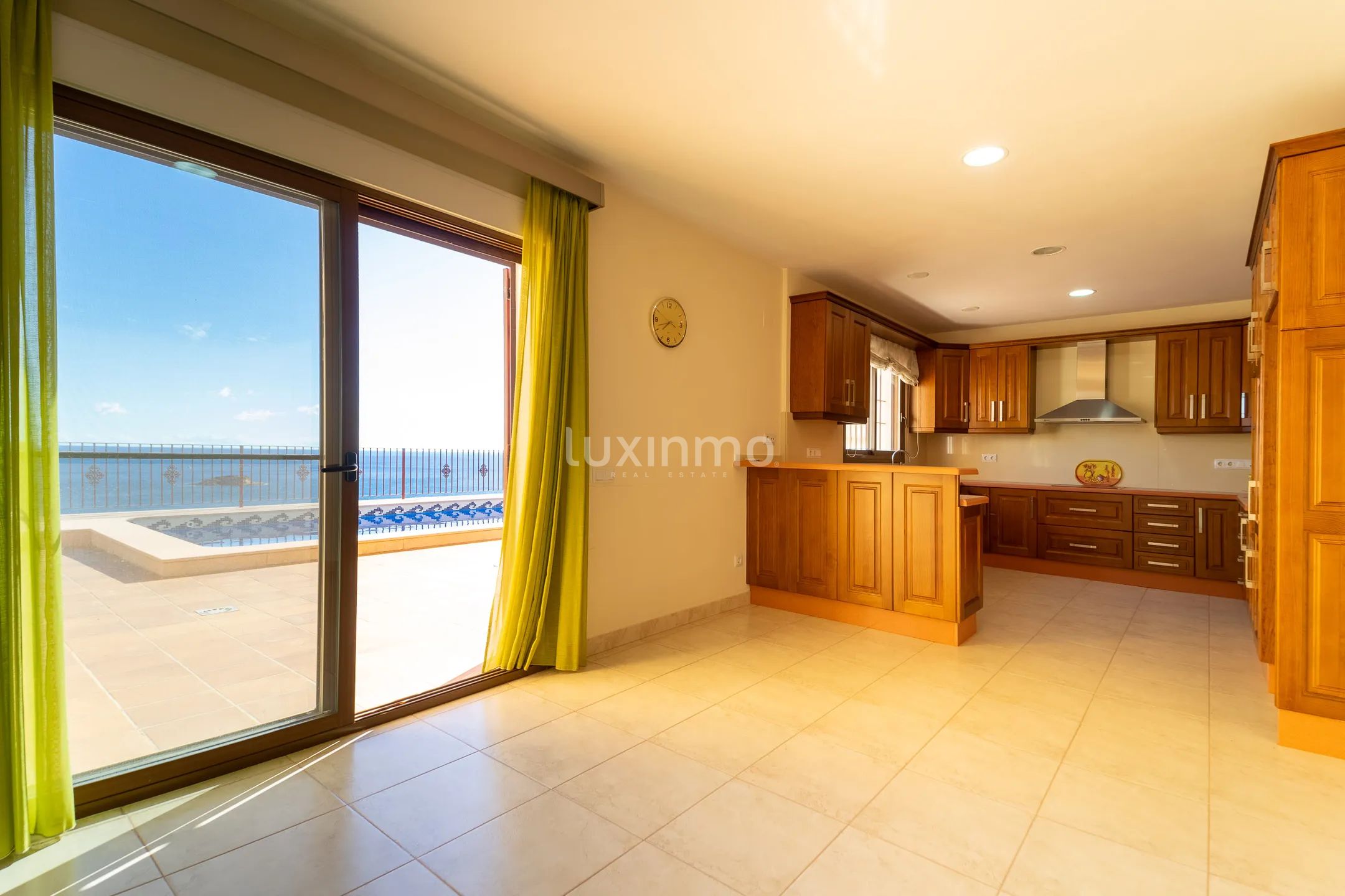 Fantastic located lightful and spacious Villa in Altea — photo 17