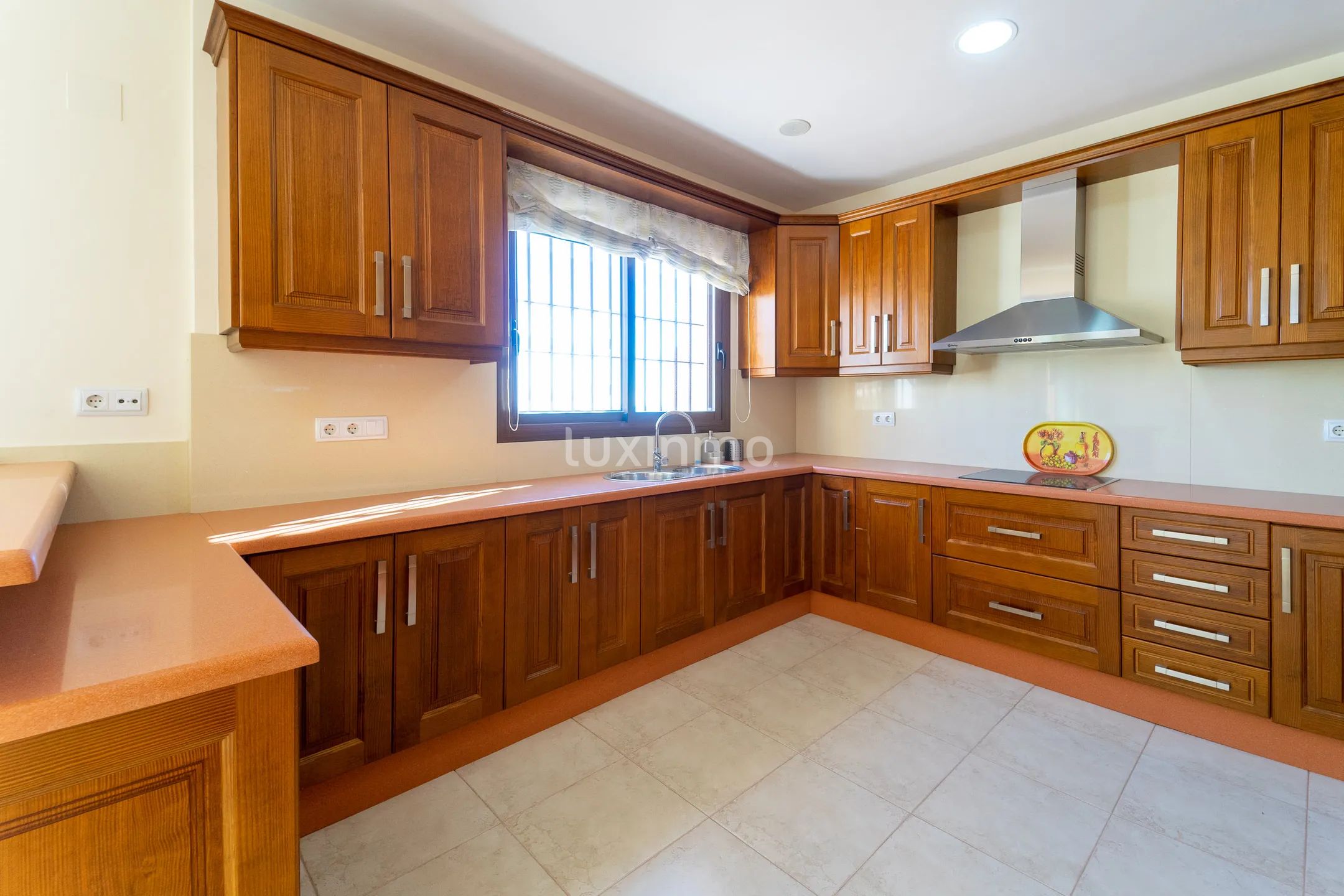 Fantastic located lightful and spacious Villa in Altea — photo 18