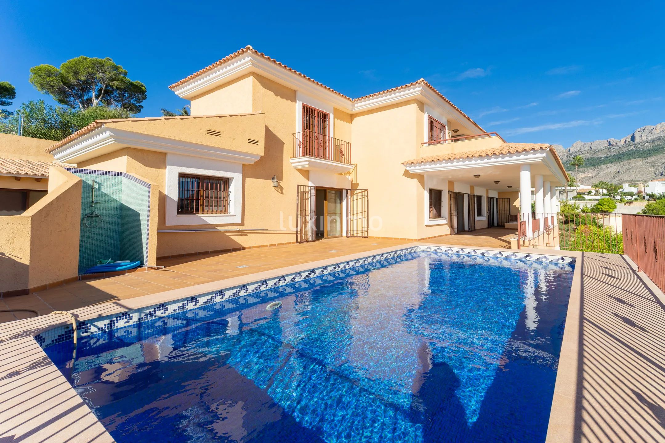 Fantastic located lightful and spacious Villa in Altea — photo 4