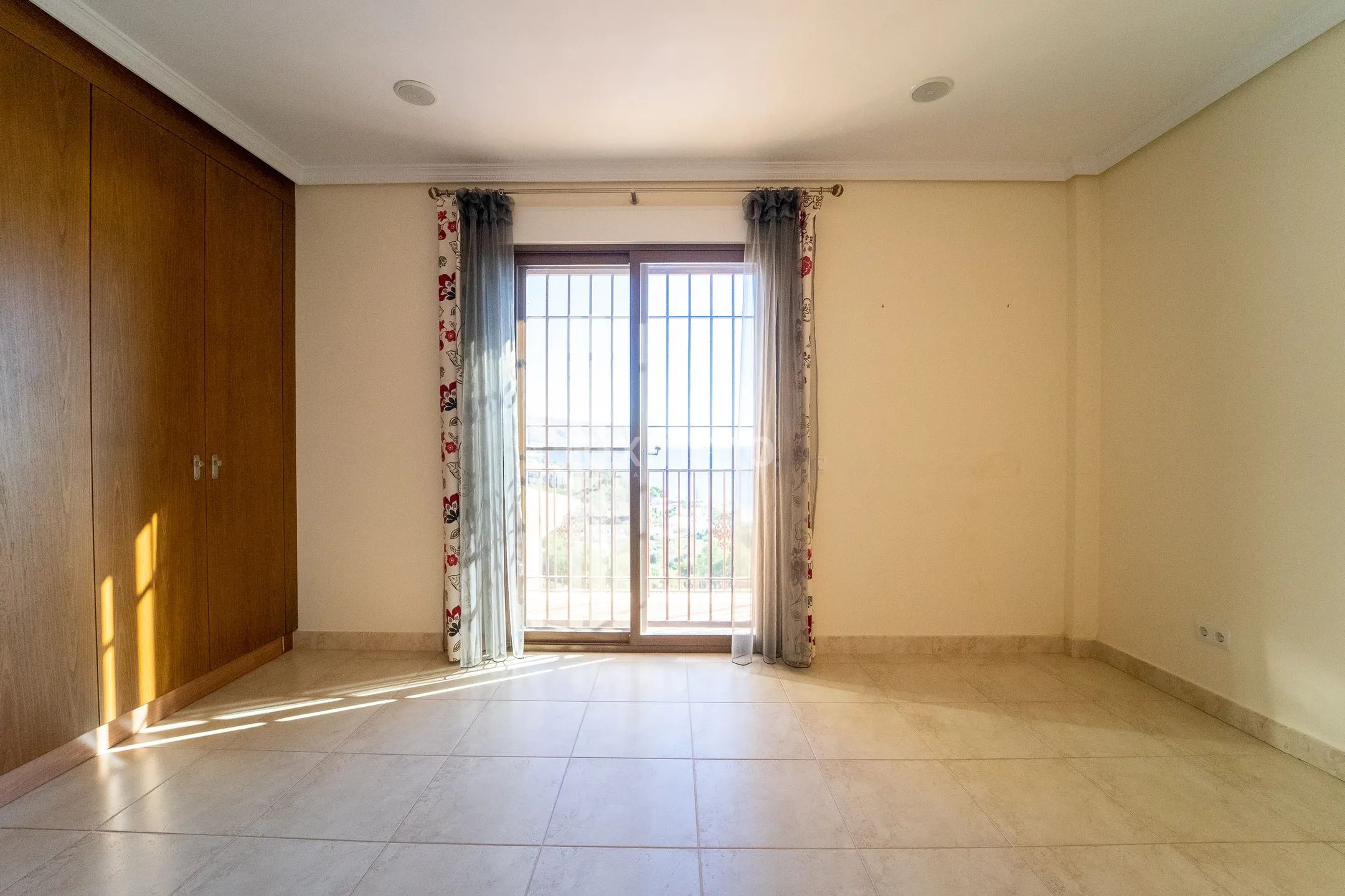 Fantastic located lightful and spacious Villa in Altea — photo 34