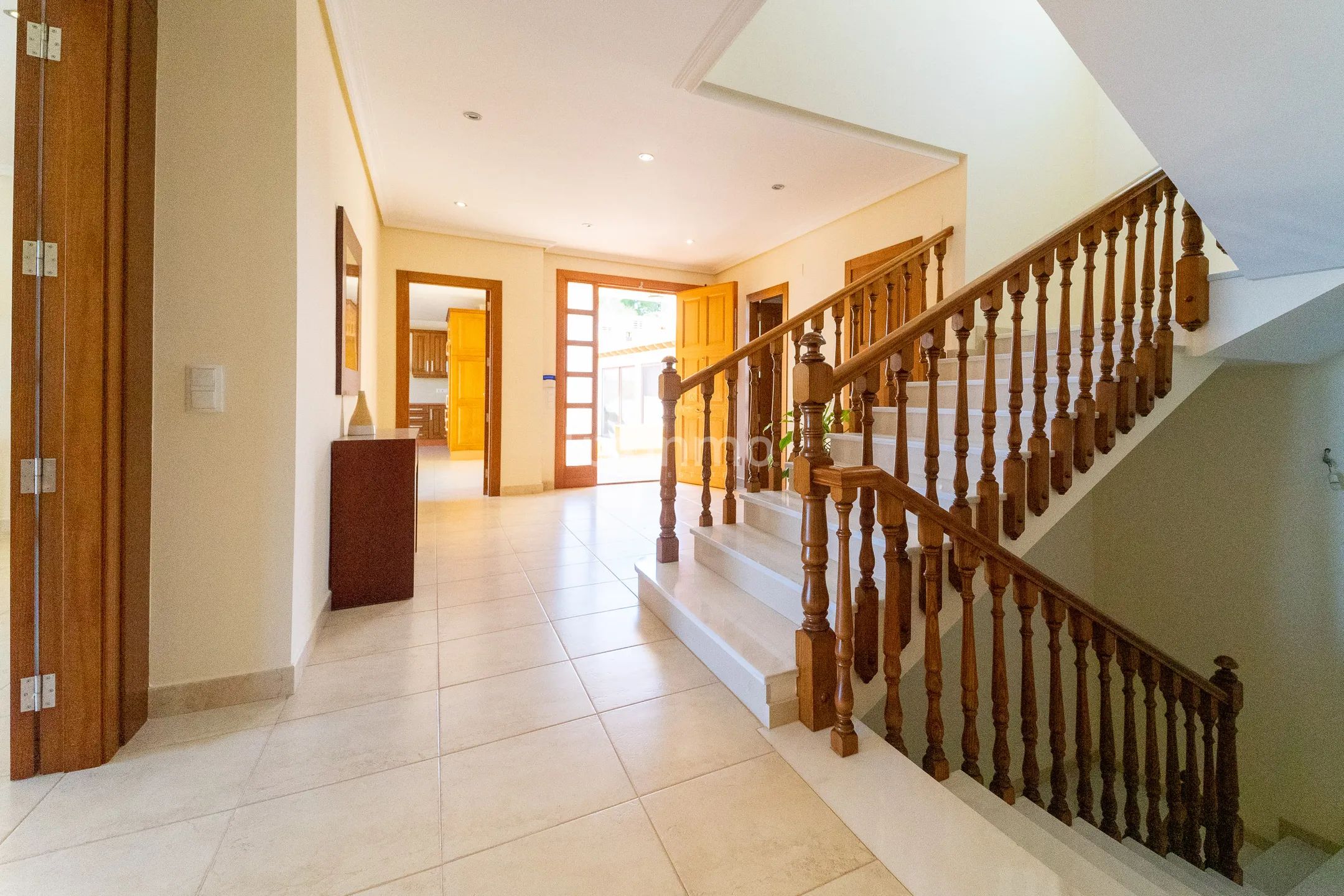 Fantastic located lightful and spacious Villa in Altea — photo 11
