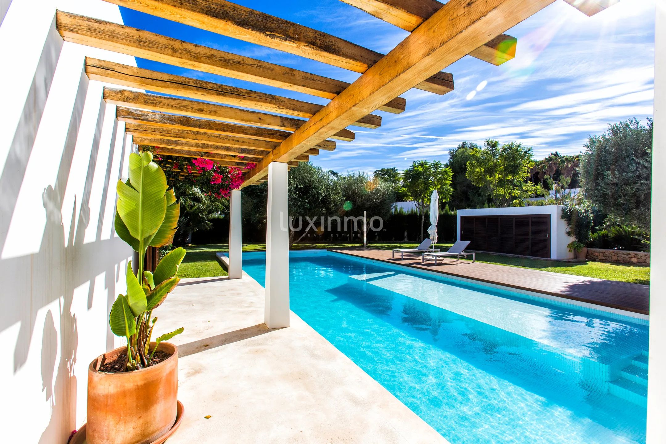 Large Ibicencan style luxury villa — photo 48