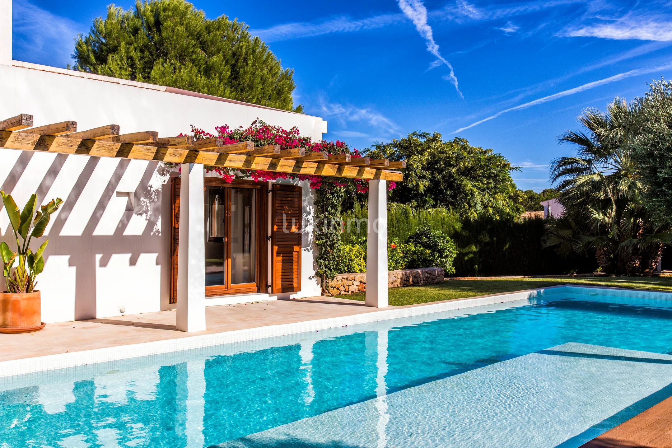 Large Ibicencan style luxury villa — photo 46