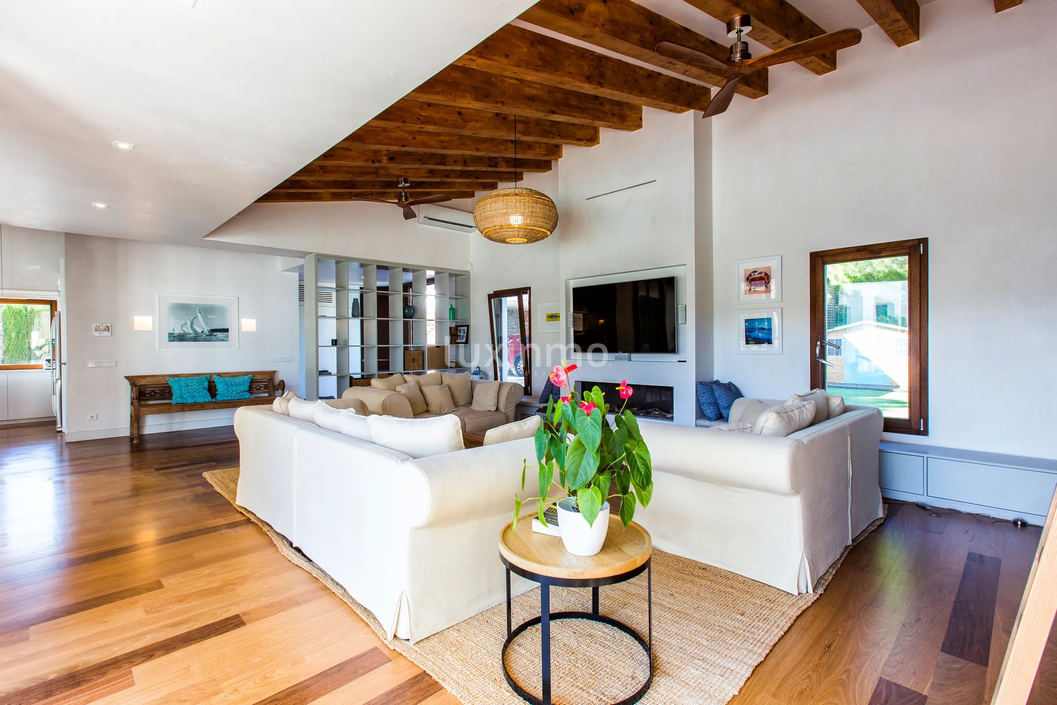 Large Ibicencan style luxury villa — photo 23