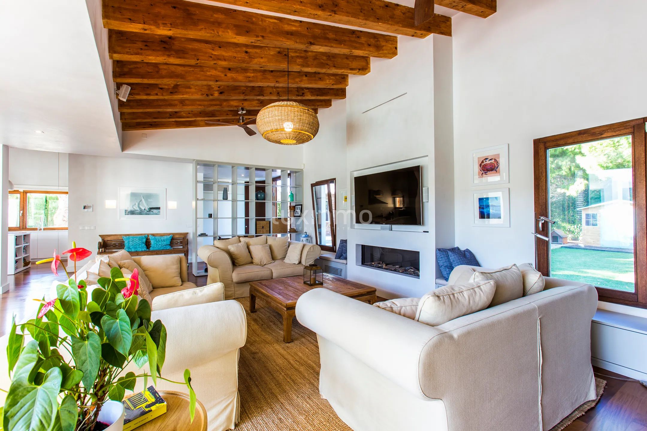 Large Ibicencan style luxury villa — photo 22