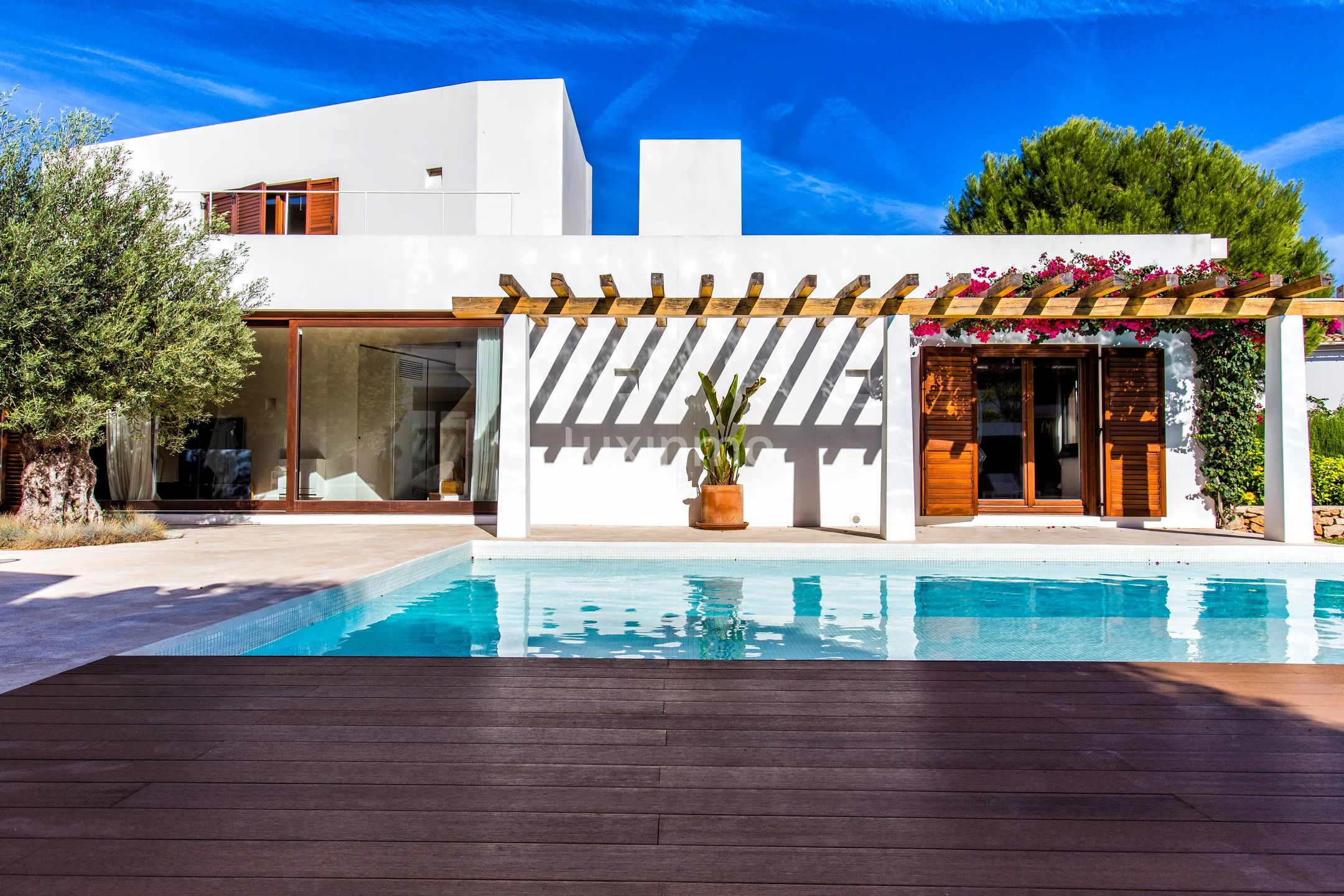 Large Ibicencan style luxury villa — photo 49