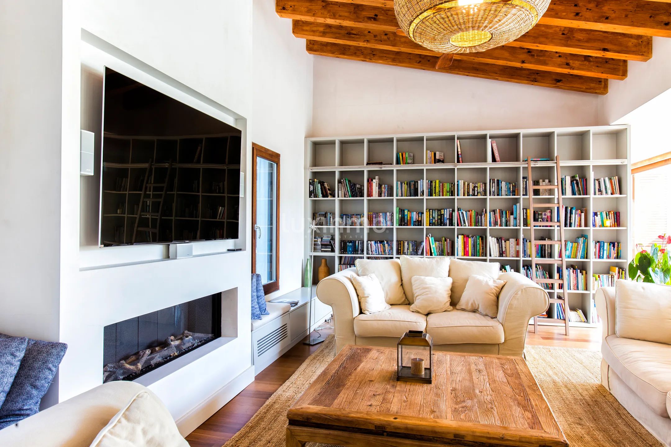 Large Ibicencan style luxury villa — photo 16