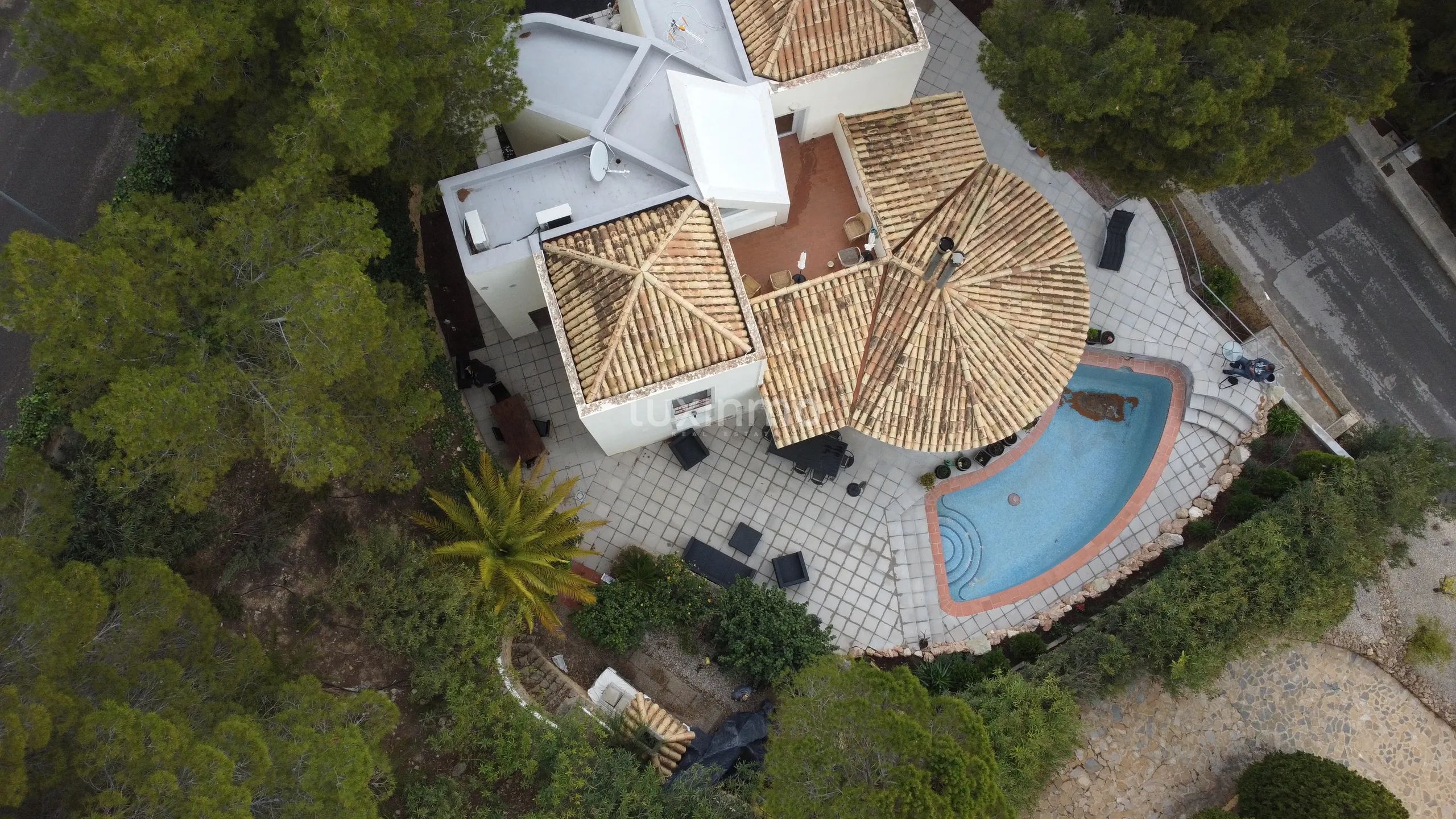Beautiful villa with pool in Altea for sale — photo 20