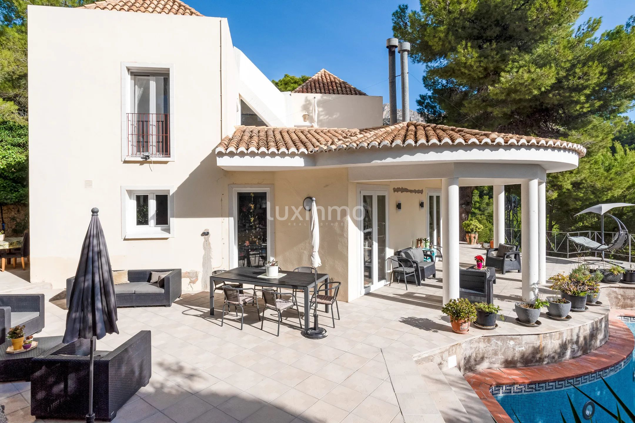 Beautiful villa with pool in Altea for sale — photo 2