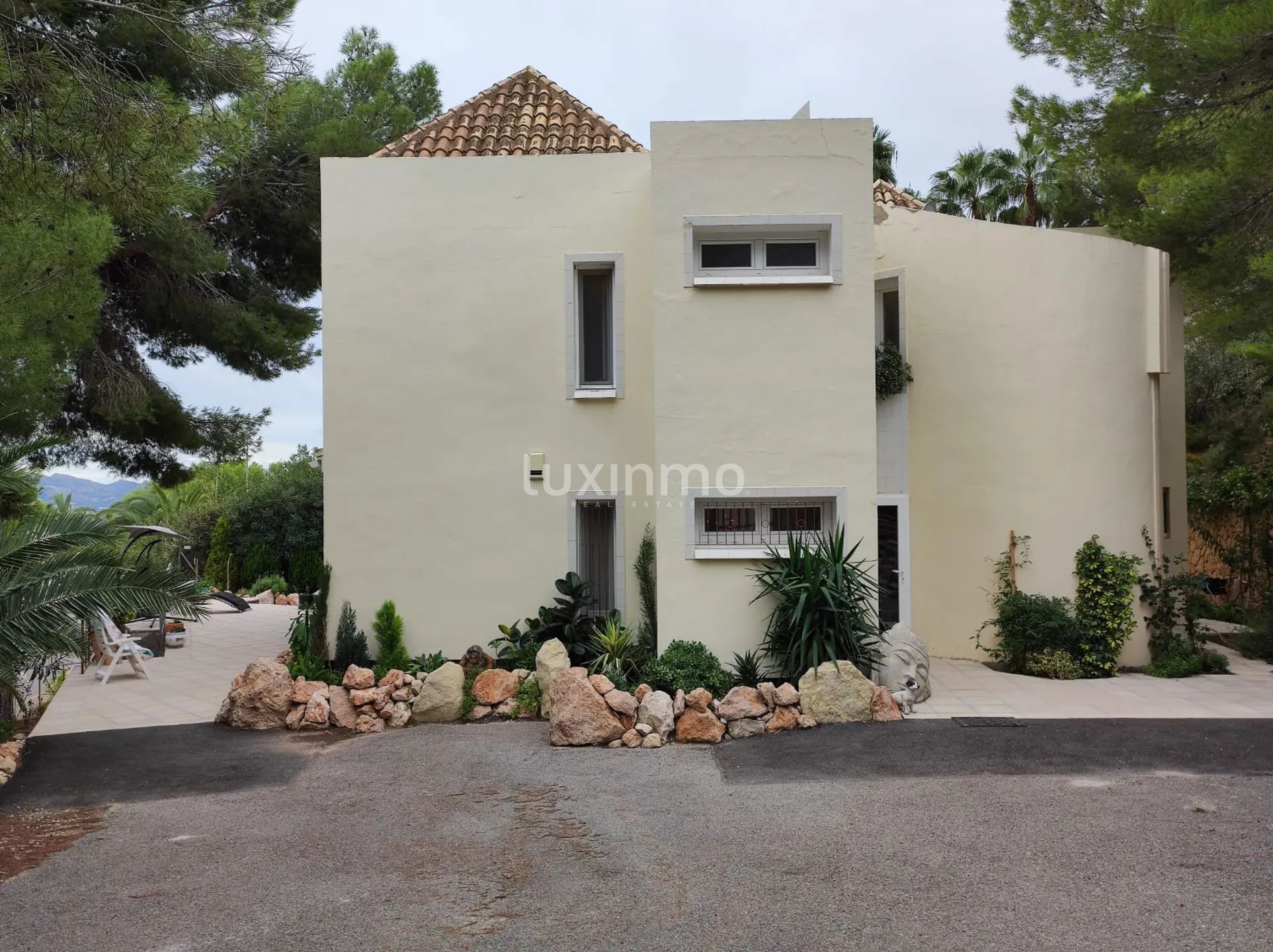 Beautiful villa with pool in Altea for sale — photo 18