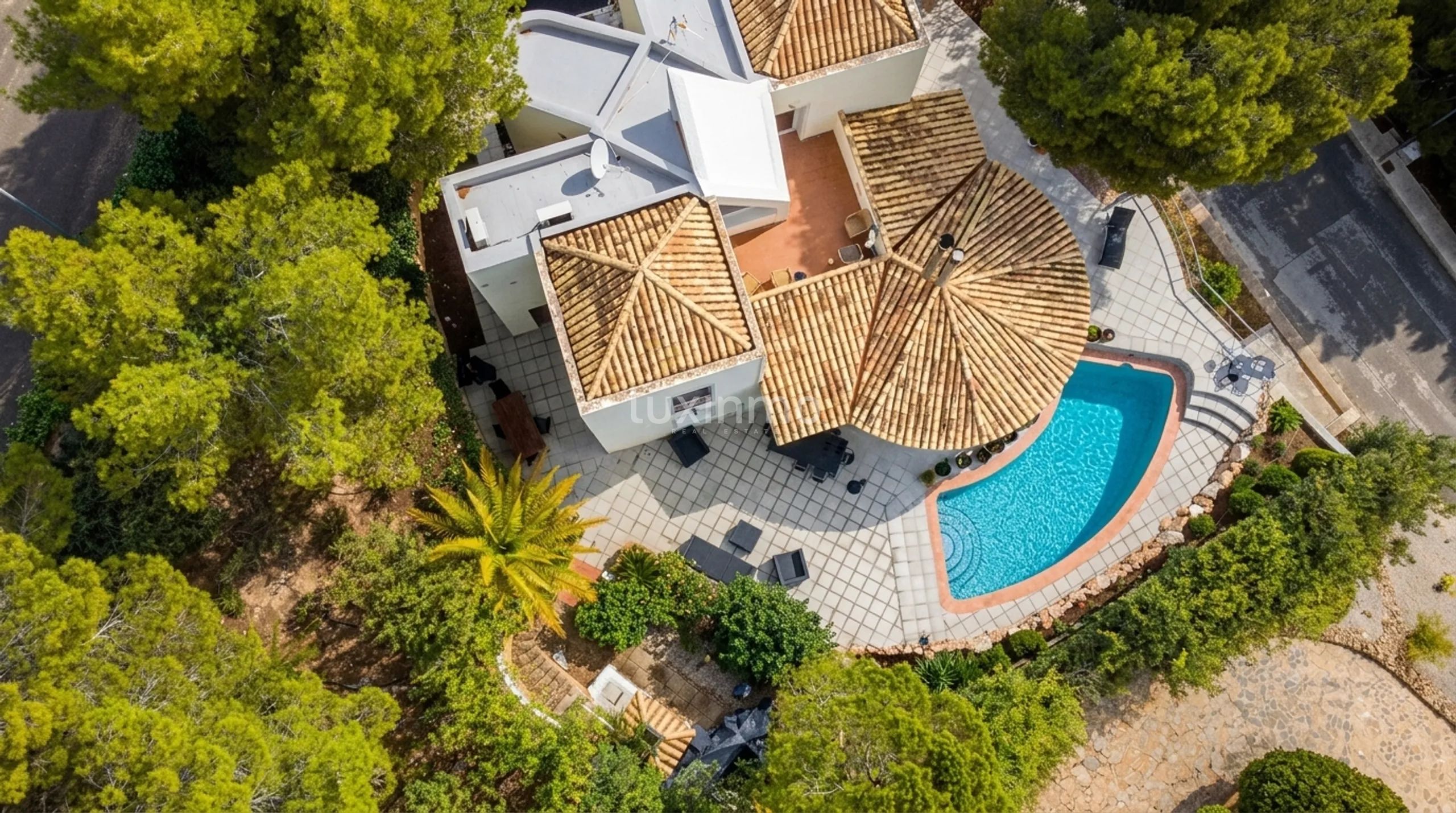 Beautiful villa with pool in Altea for sale — photo 20