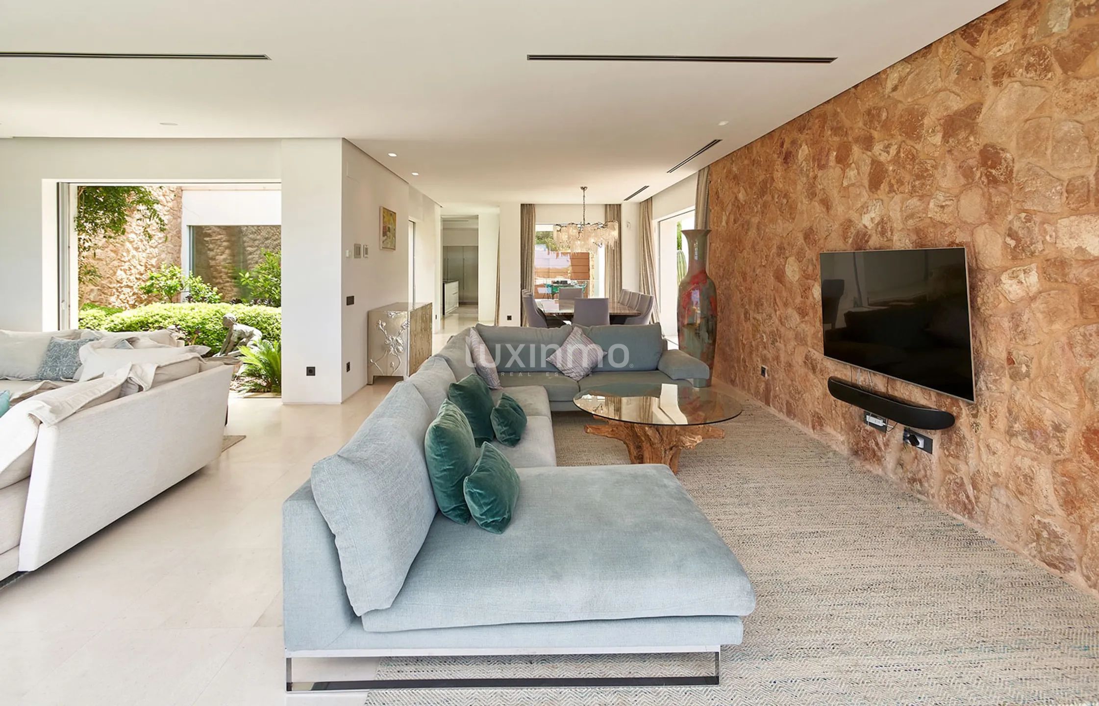 Villa within one of the most prestigious luxury communities in Cala Conta — photo 7