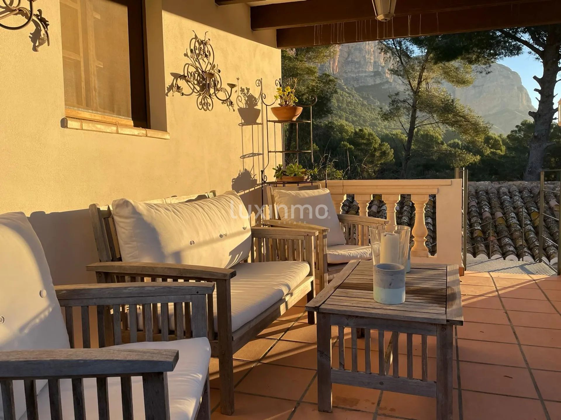 Large mediterranean sunny villa — photo 3