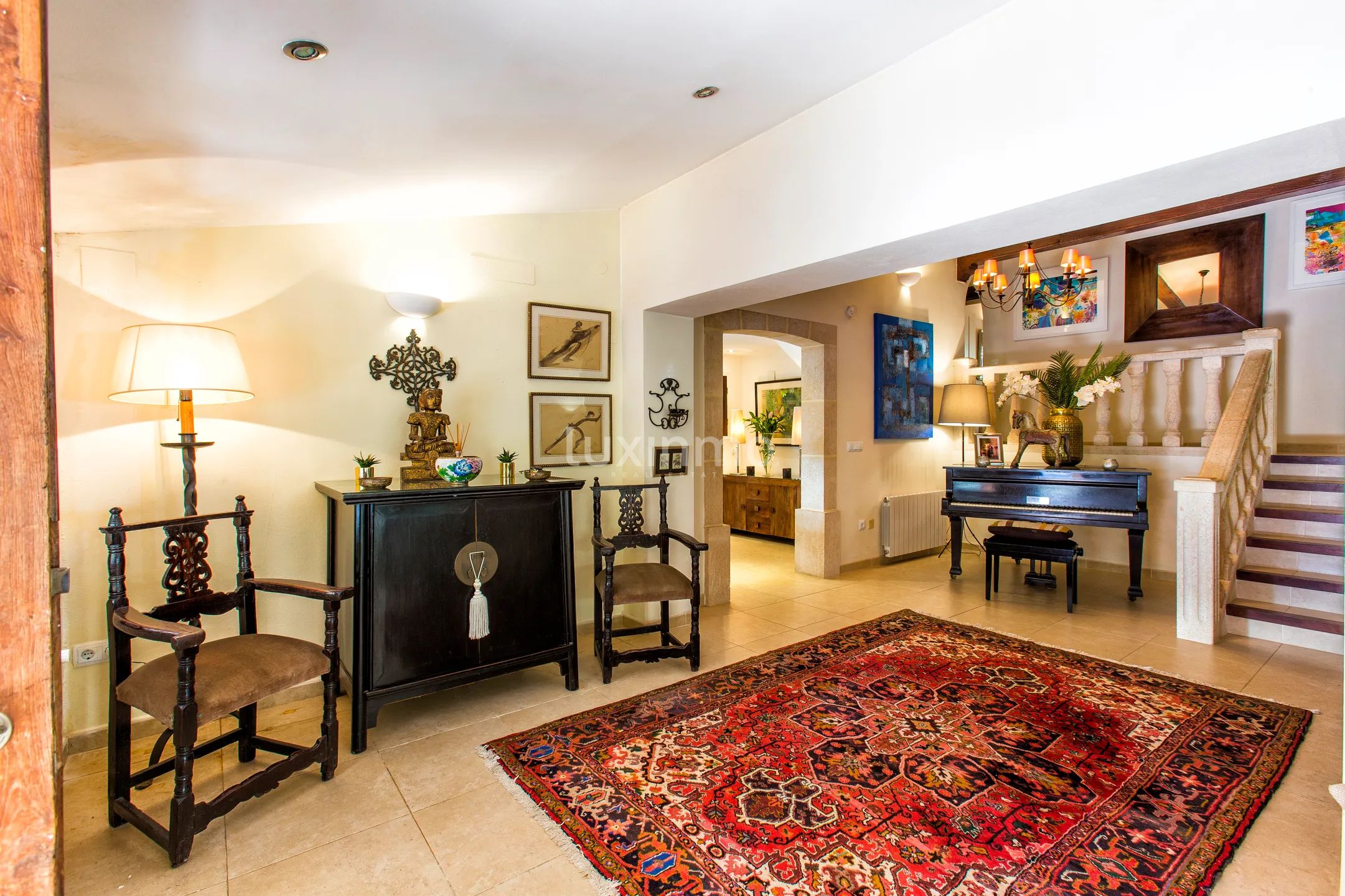 Large mediterranean sunny villa — photo 9