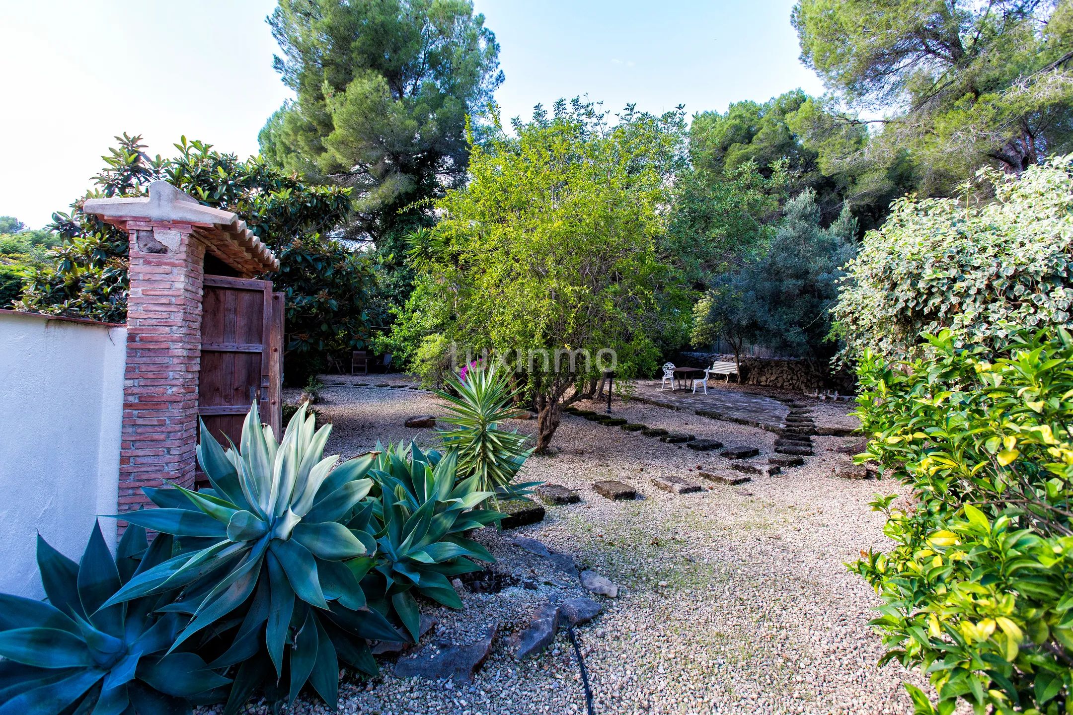 Large mediterranean sunny villa — photo 32