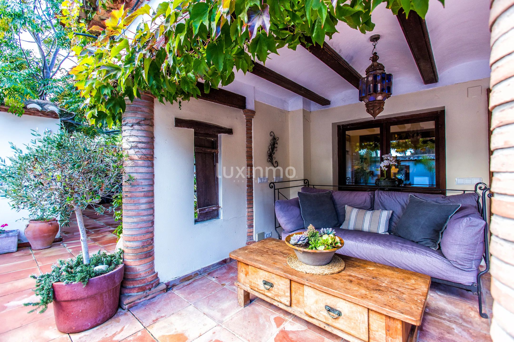 Large mediterranean sunny villa — photo 5