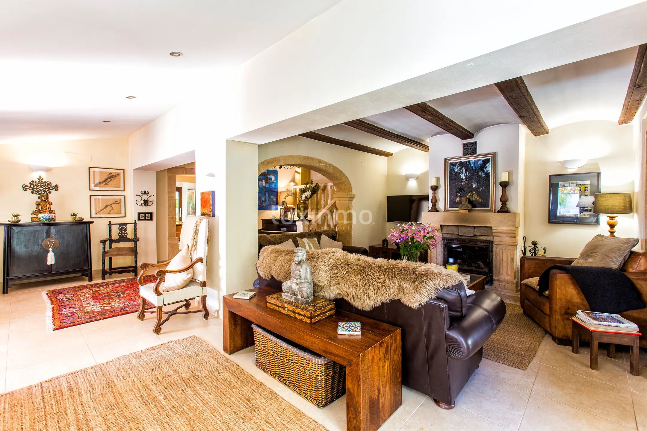 Large mediterranean sunny villa — photo 18