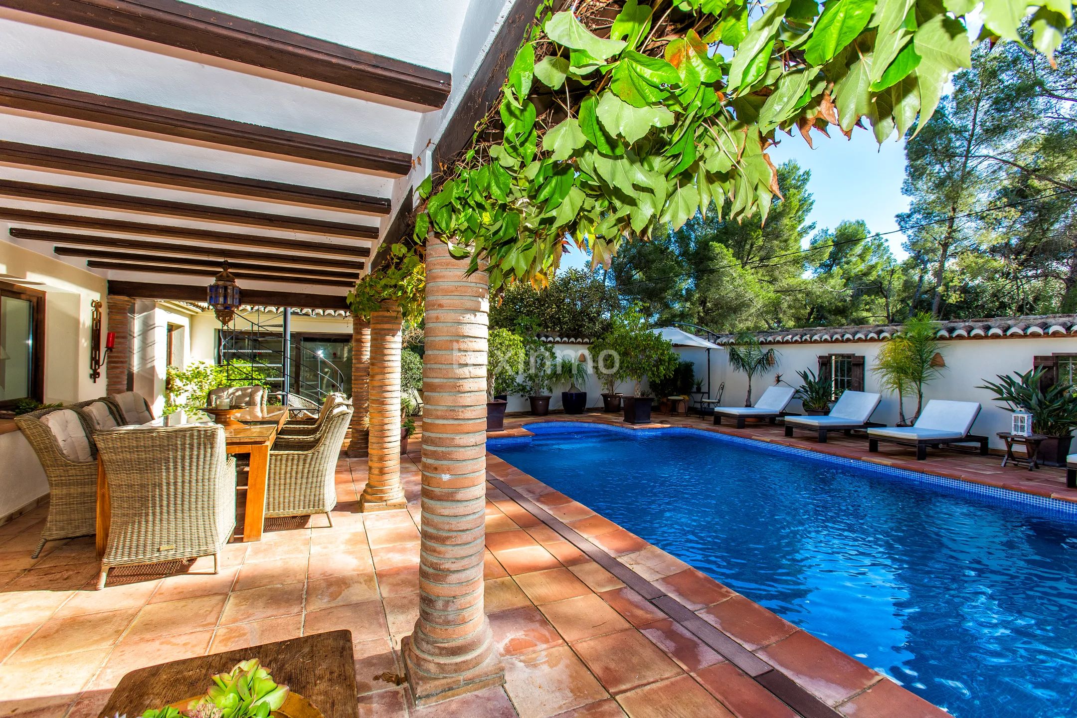 Large mediterranean sunny villa — photo 2