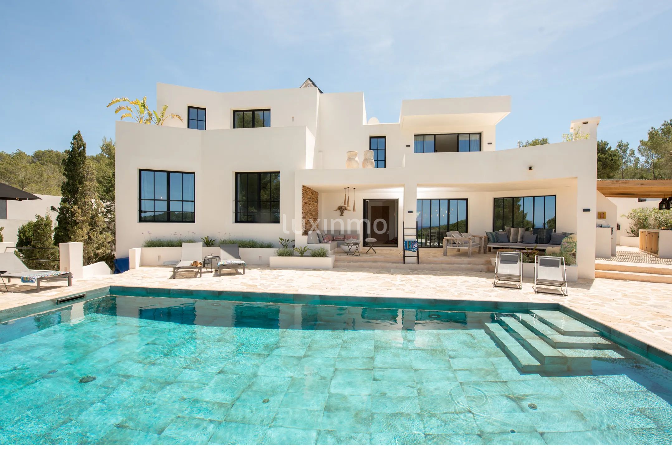 Fantastic turn key Villa for sale with Sea views and Touristic License — photo 1