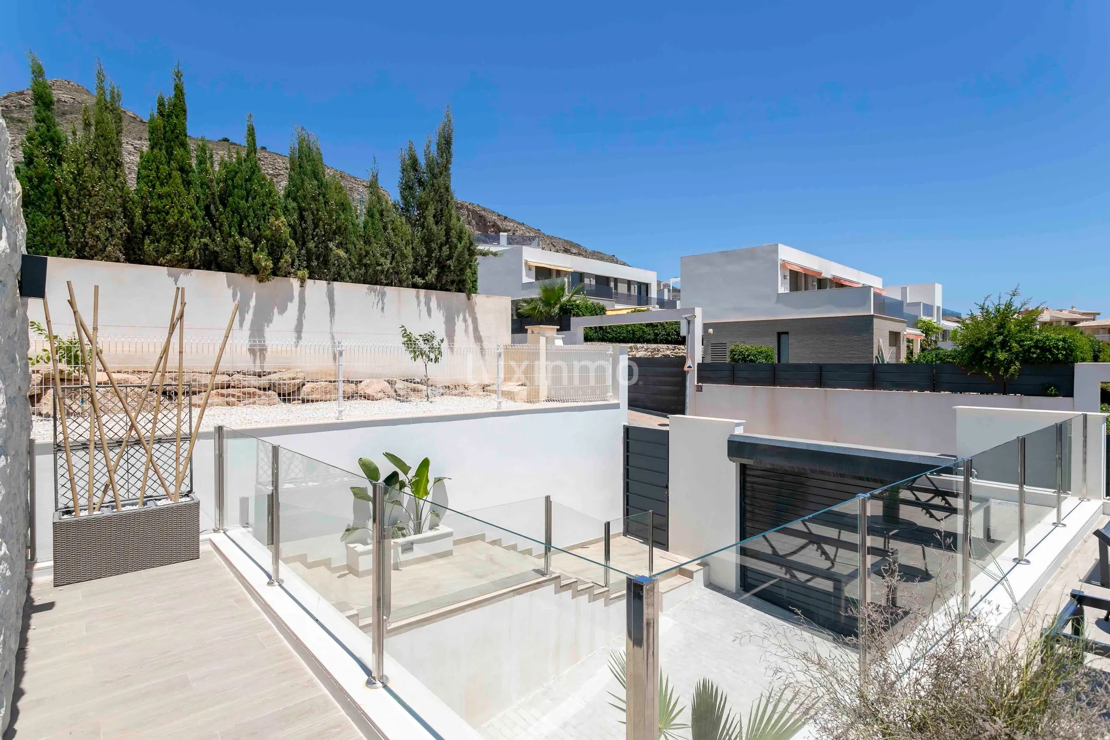 Modern villas with sea views and garage in Sierra Cortina Benidorm — photo 9
