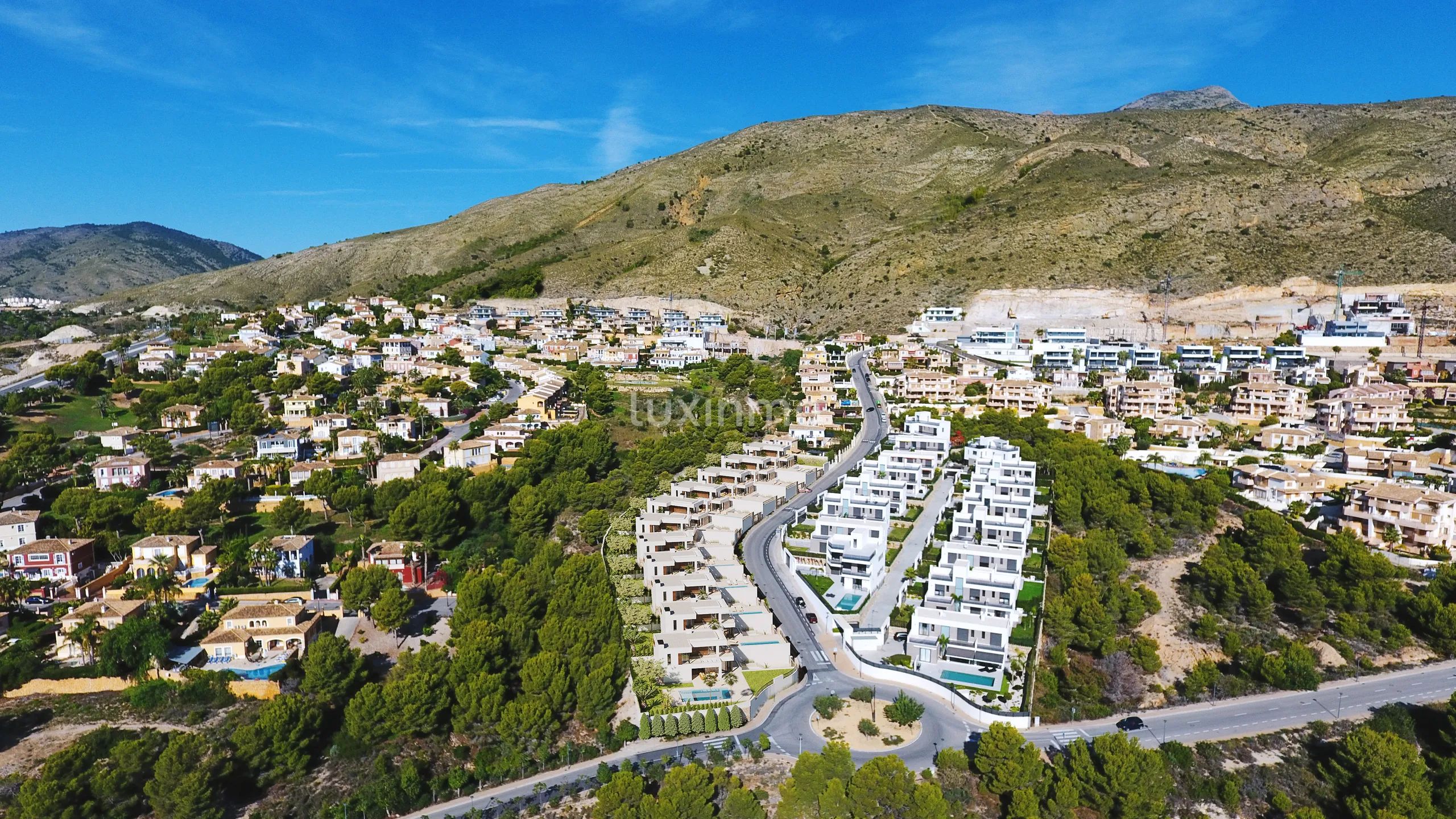 Modern villas with sea views and garage in Sierra Cortina Benidorm — photo 23