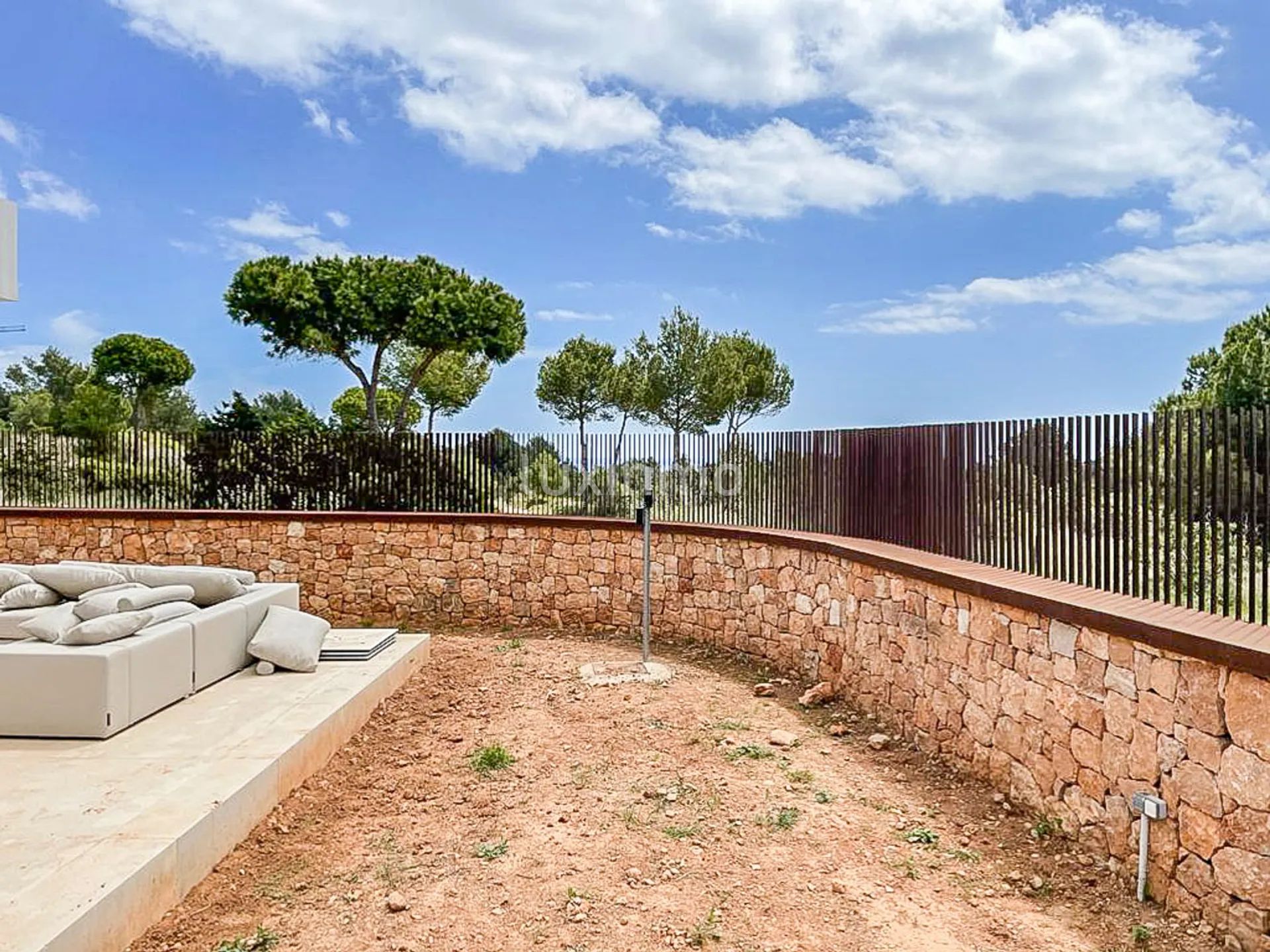 Завершенная вилла в современном стиле расположена в Кап Мартине — photo 14