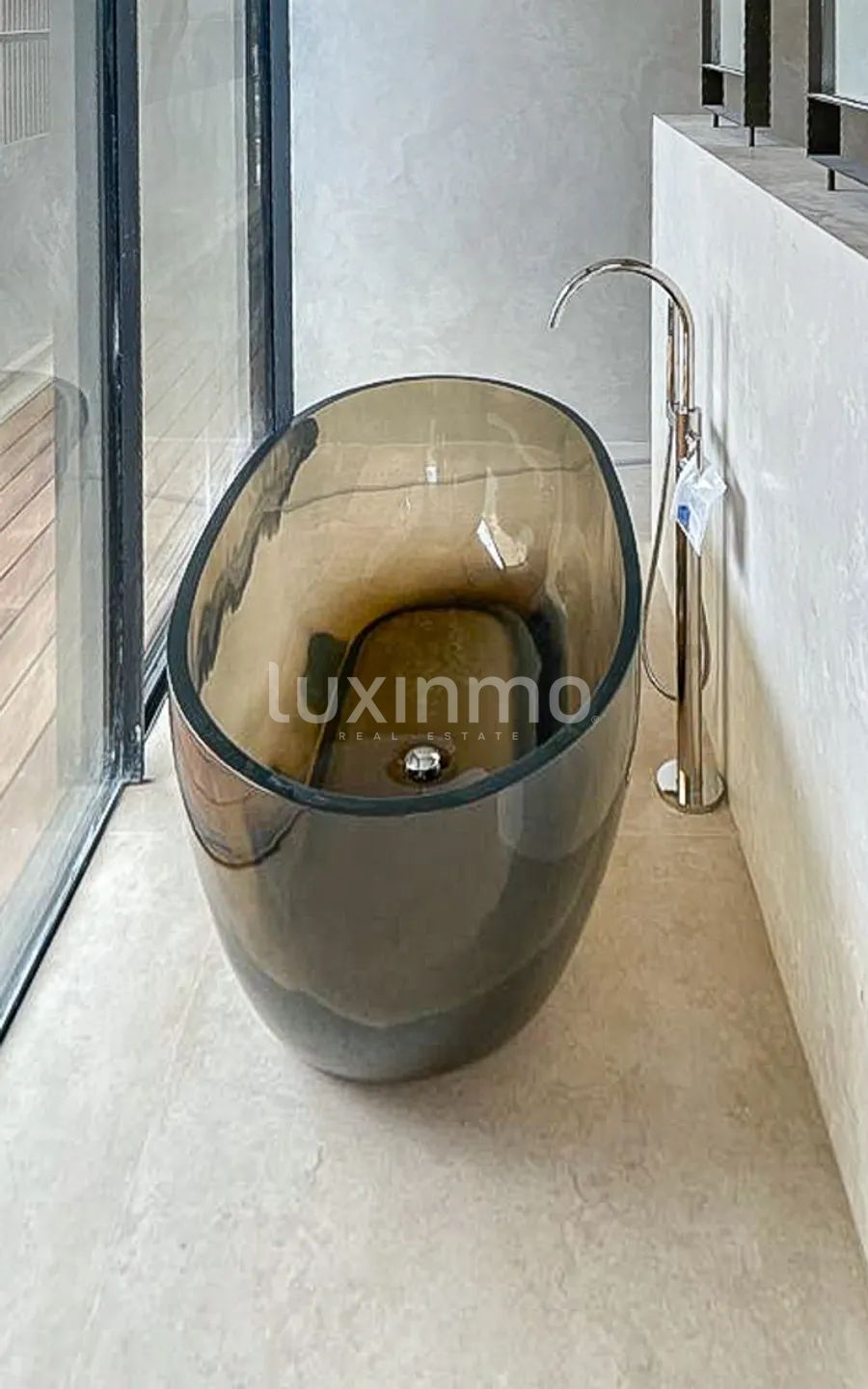 Завершенная вилла в современном стиле расположена в Кап Мартине — photo 9