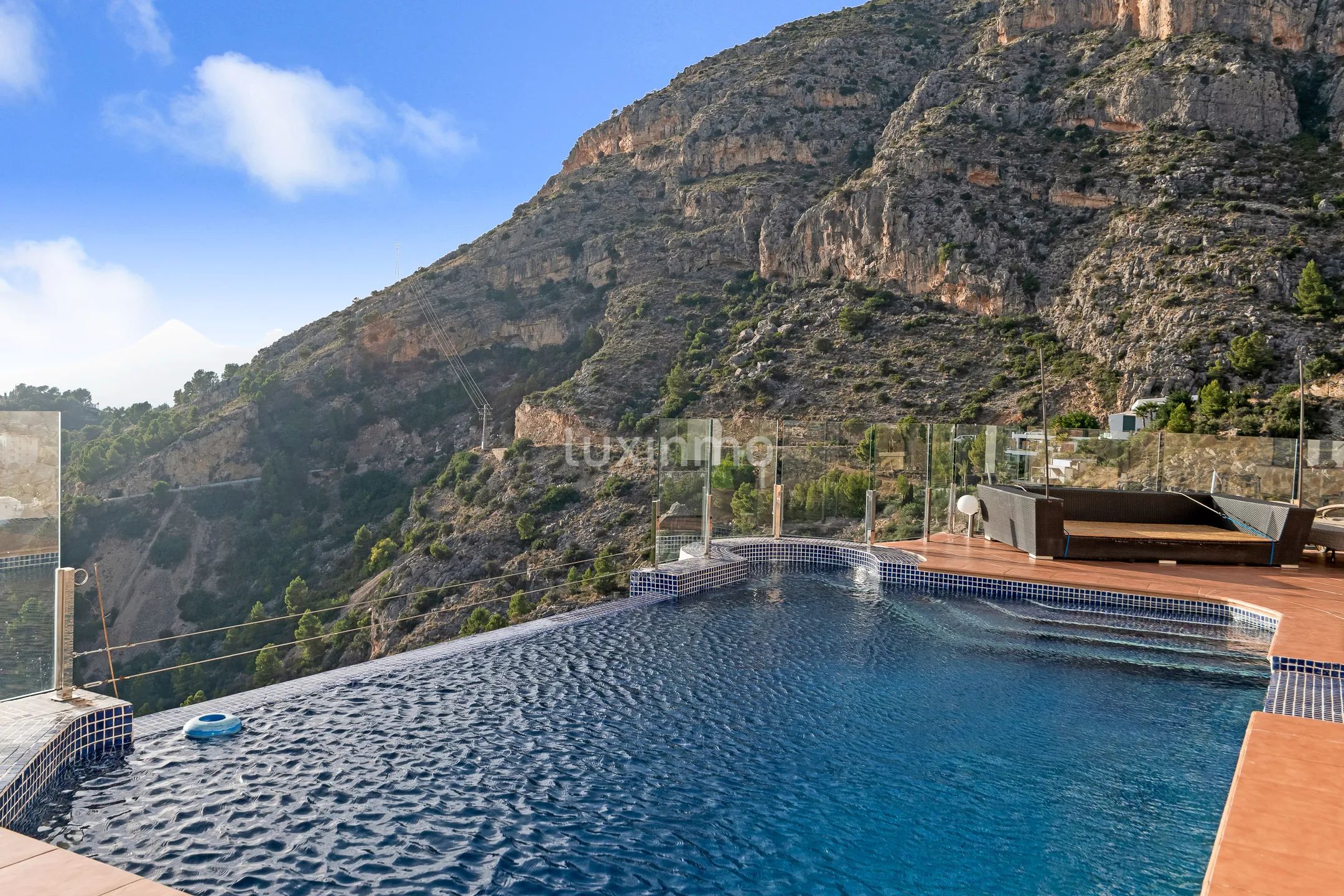 Villa in Altea Hills with the best views to the sea and mountains — photo 15