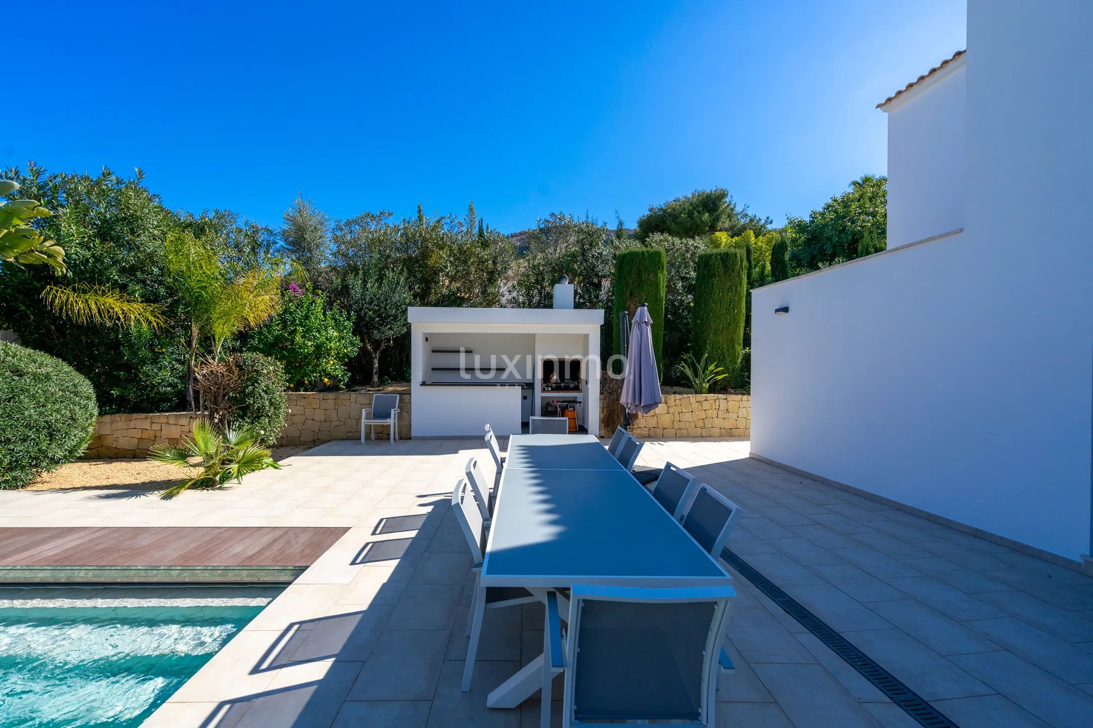 Красивая вилла с бассейном в Албире на продажу — photo 42