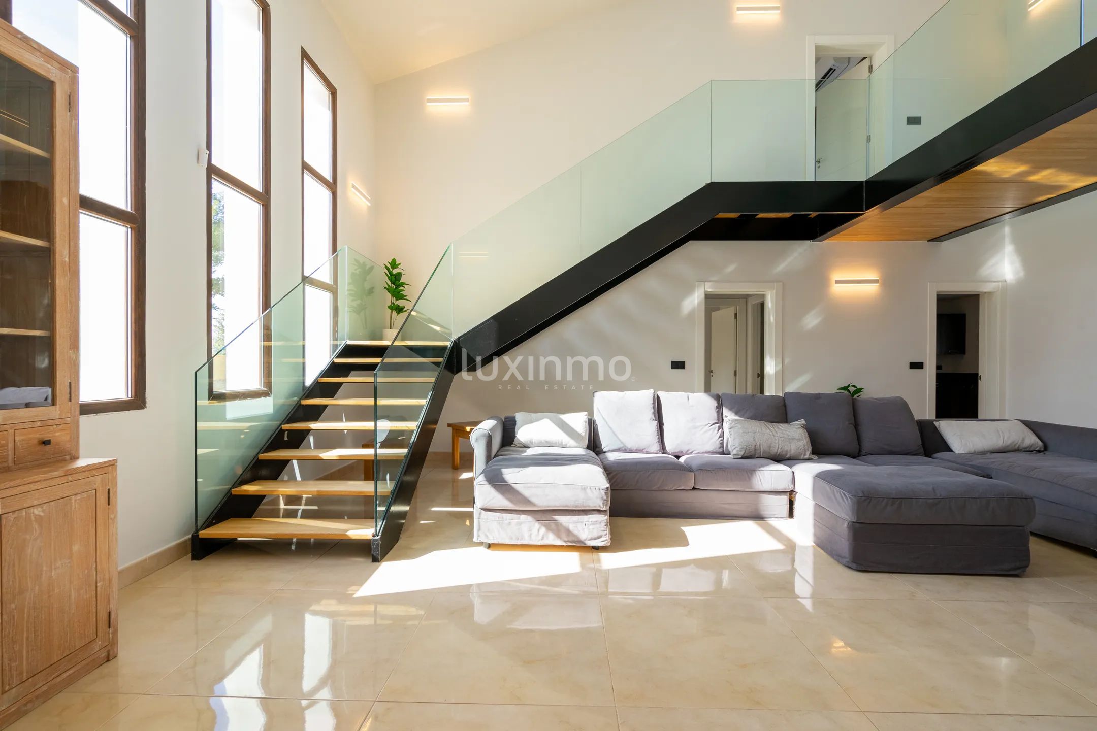 Красивая вилла с бассейном в Албире на продажу — photo 8