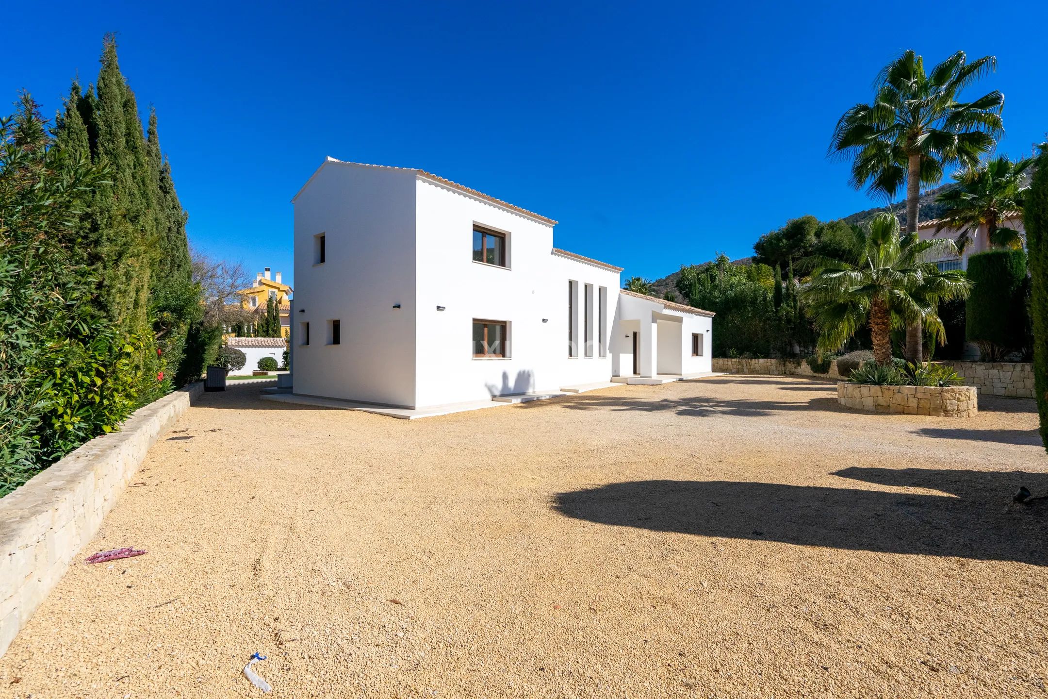 Красивая вилла с бассейном в Албире на продажу — photo 47