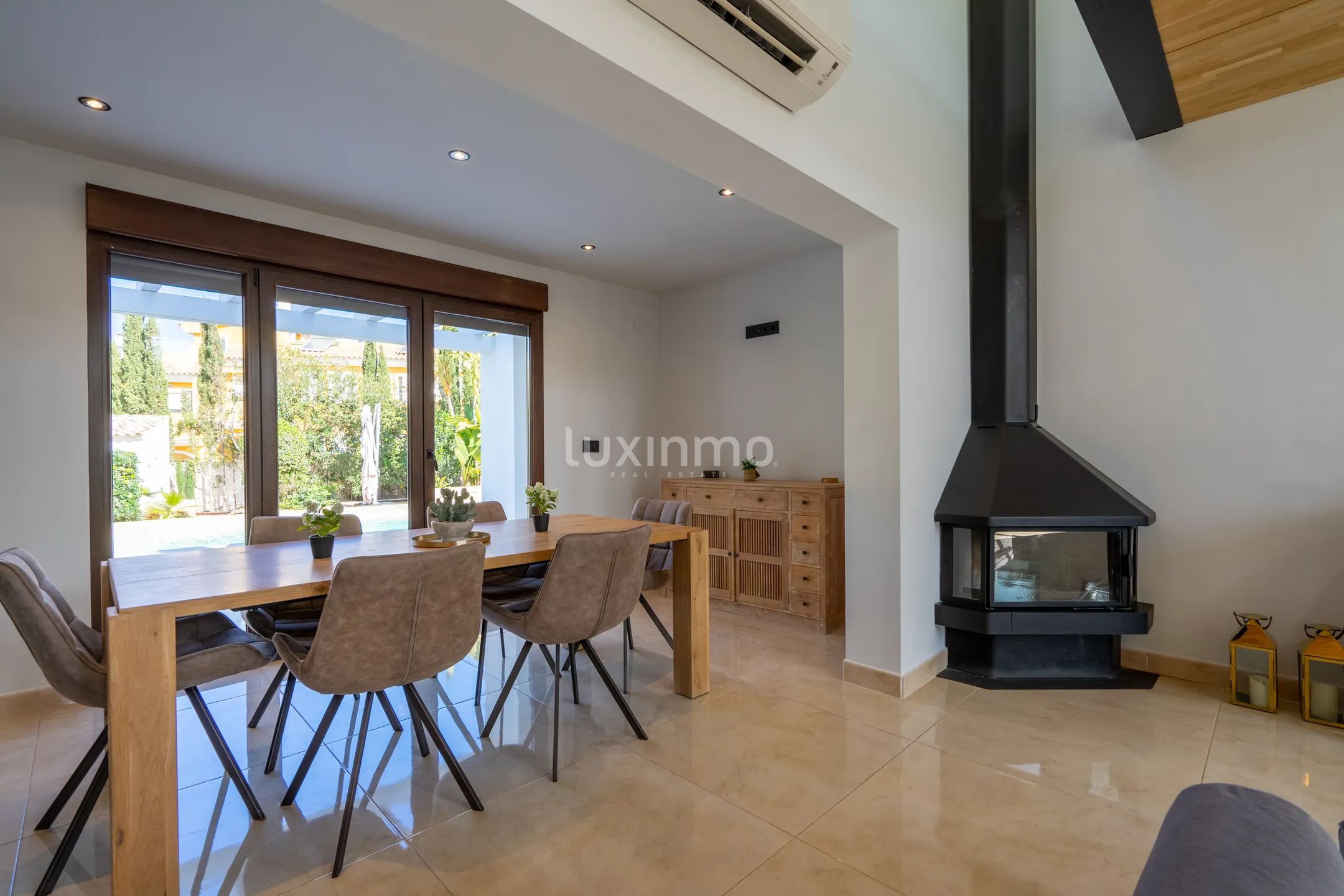 Красивая вилла с бассейном в Албире на продажу — photo 10