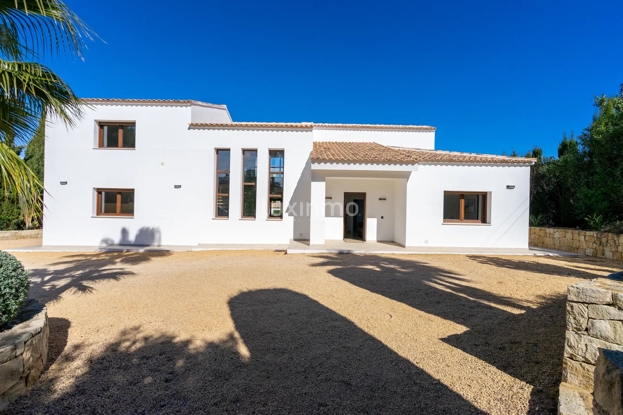 Красивая вилла с бассейном в Албире на продажу — photo 44