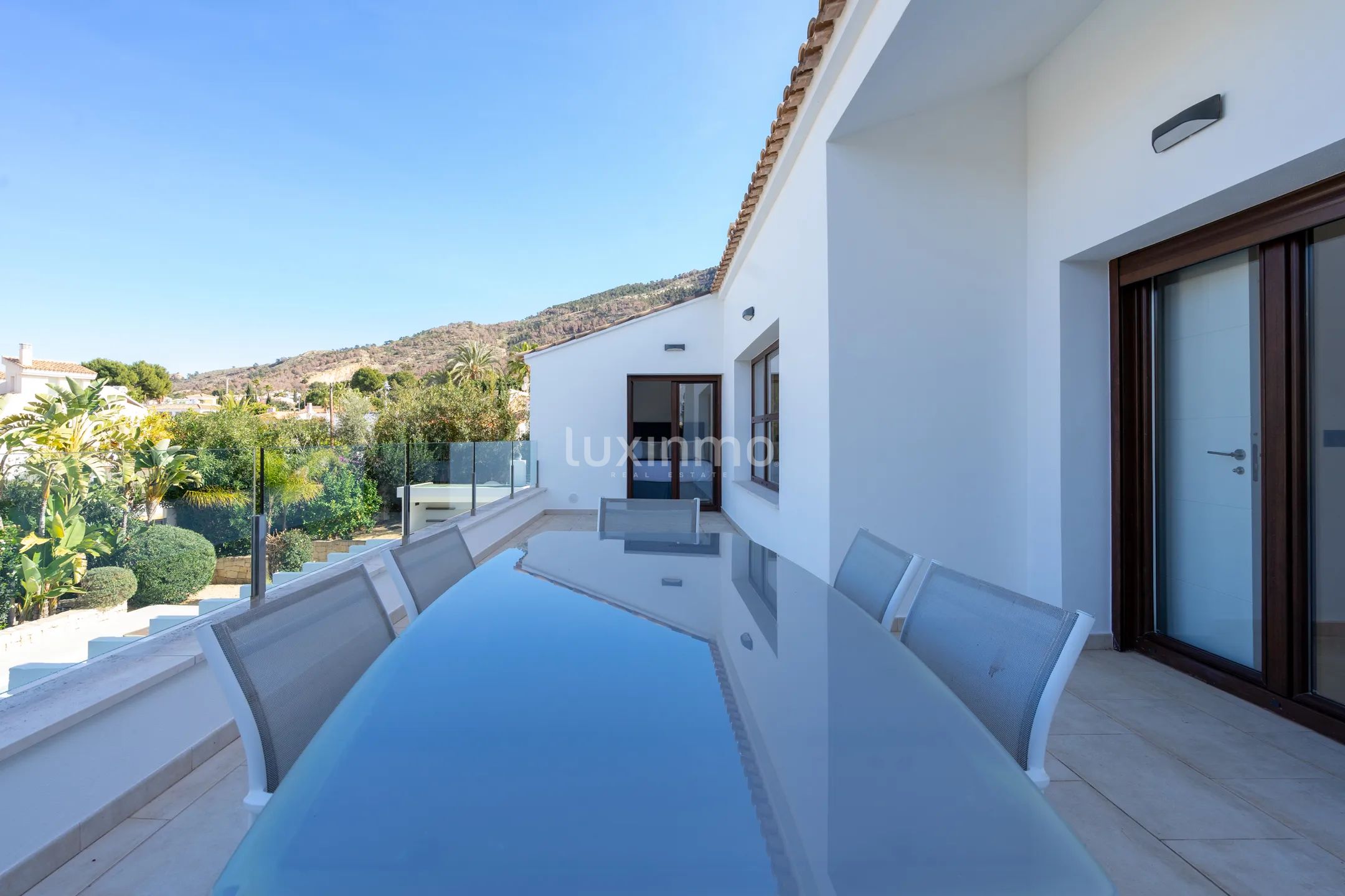 Красивая вилла с бассейном в Албире на продажу — photo 38