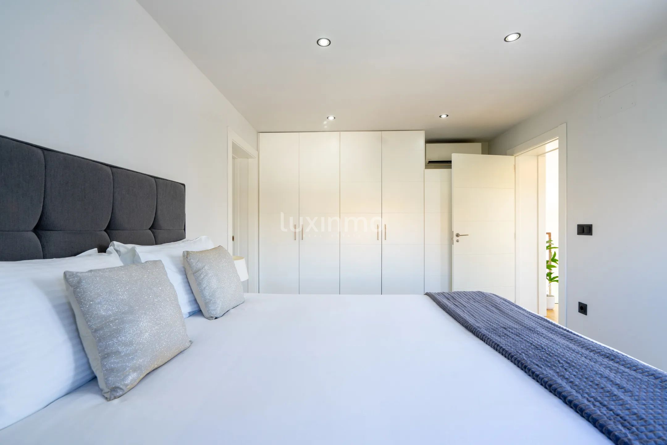 Красивая вилла с бассейном в Албире на продажу — photo 18