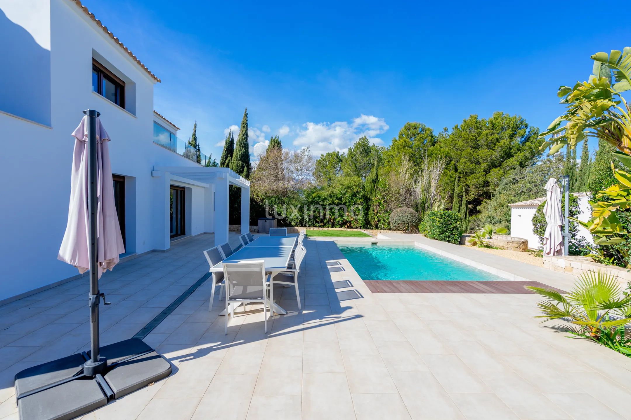 Красивая вилла с бассейном в Албире на продажу — photo 45