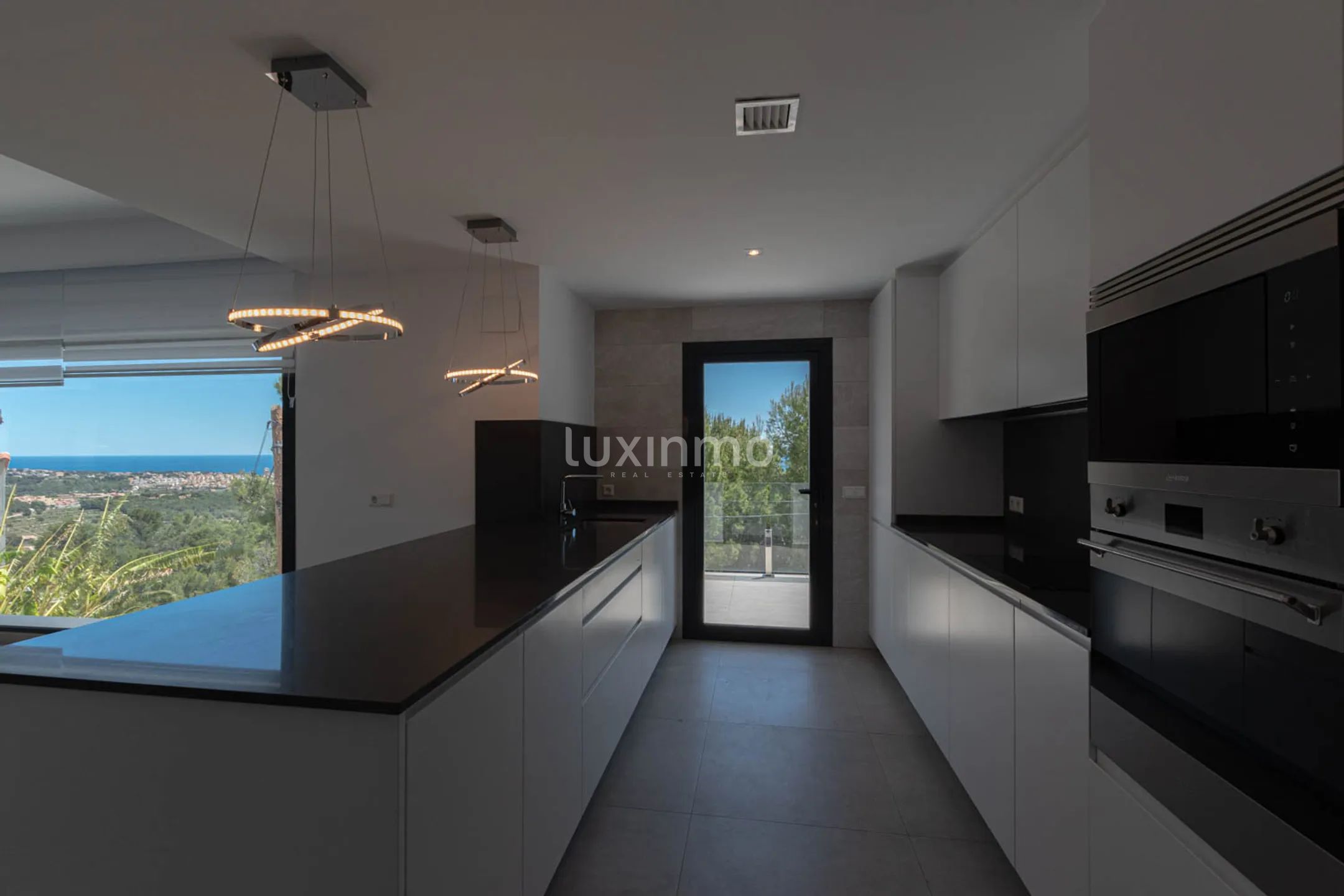 Hus med havsutsikt till salu i Calpe — photo 13