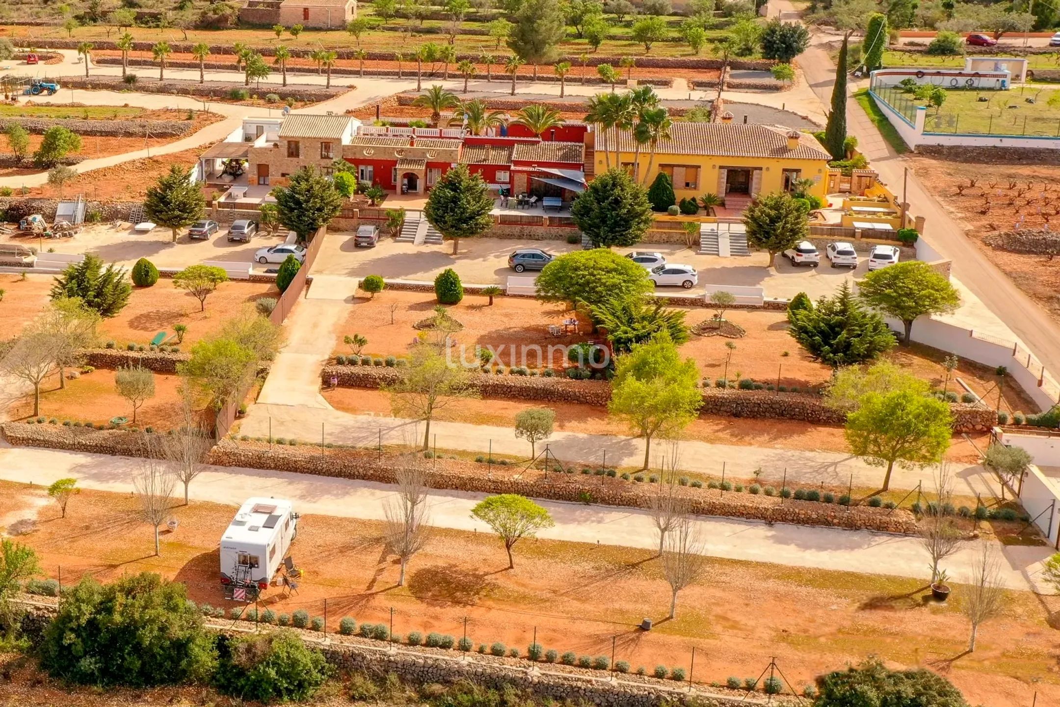 For sale complex of 3 rustic fincas in Jalon — photo 1